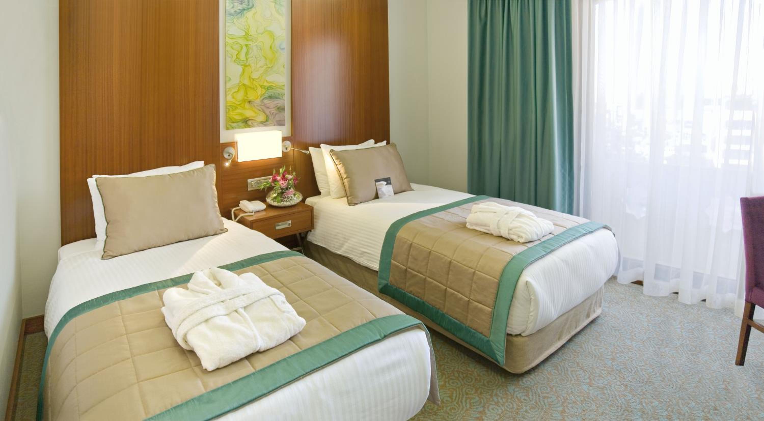 Standard Double or Twin Room photo 1