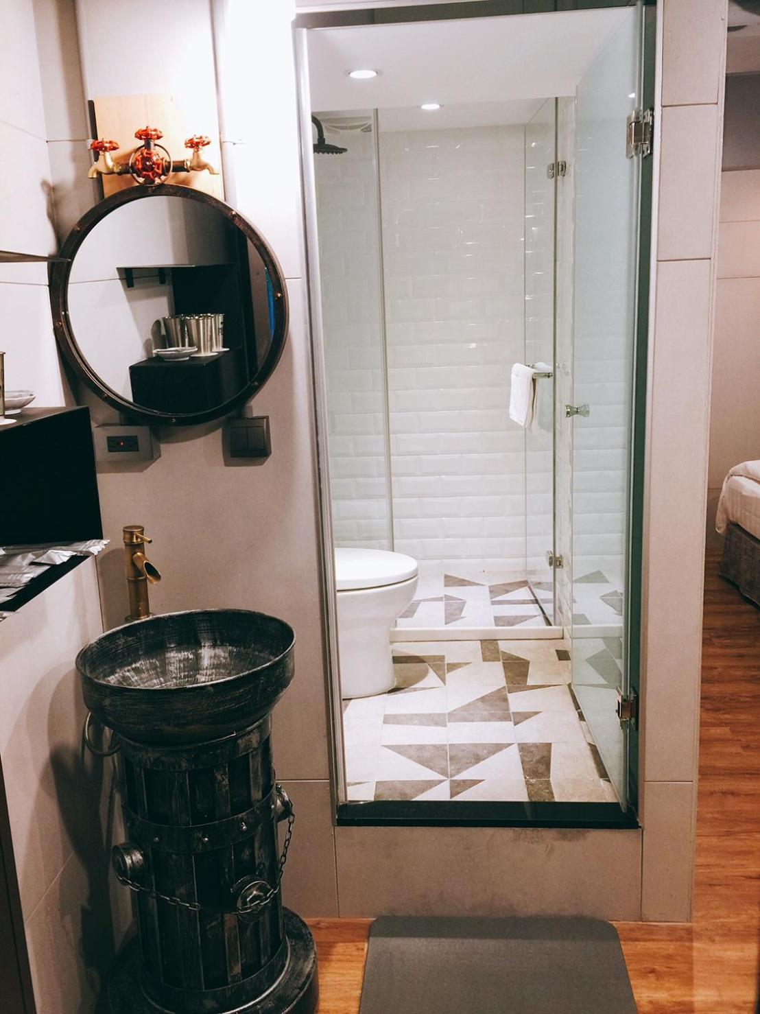 Family Room with Shower photo 2