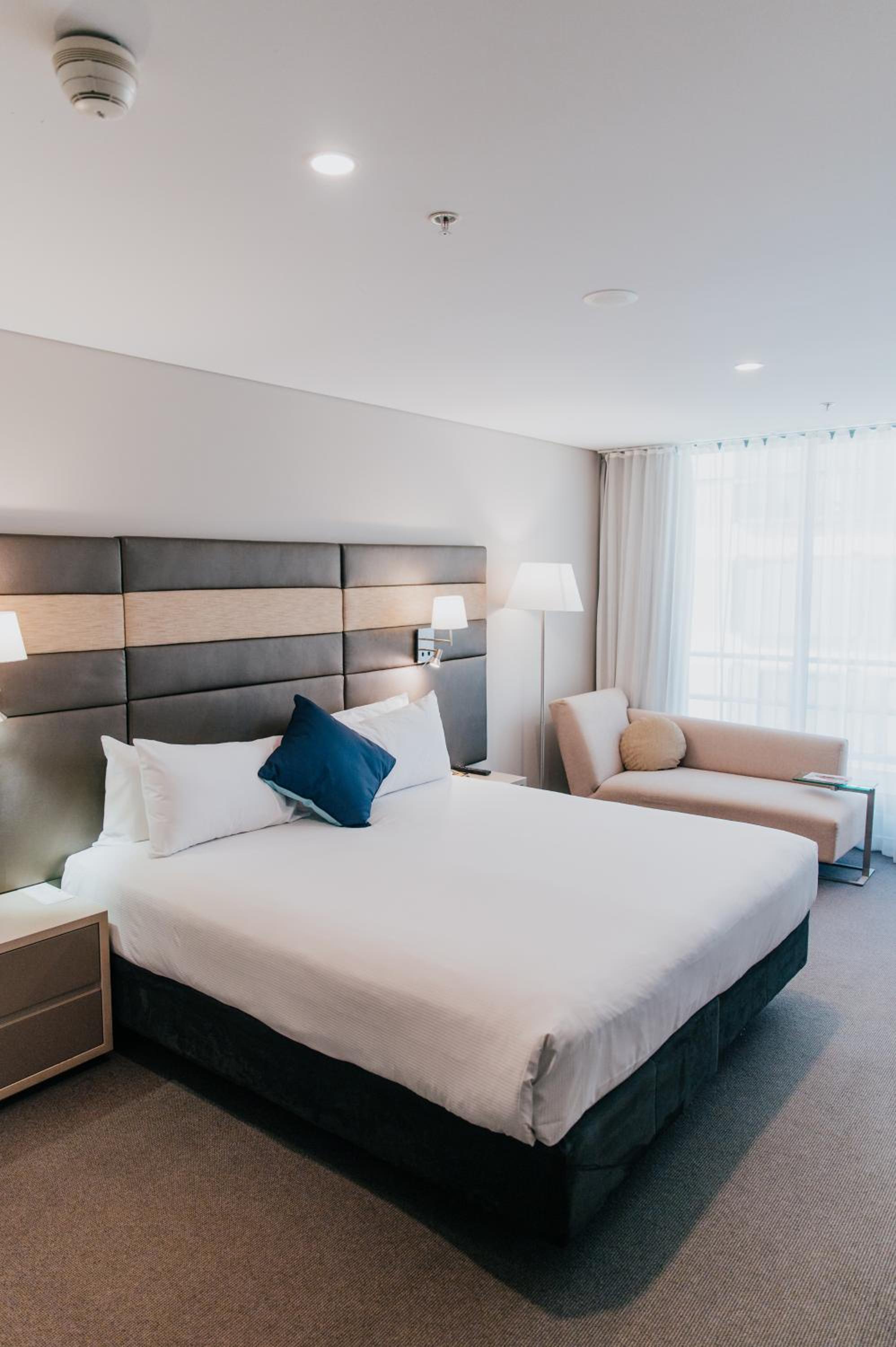 Superior Room with 1 King Size bed - Photo 5