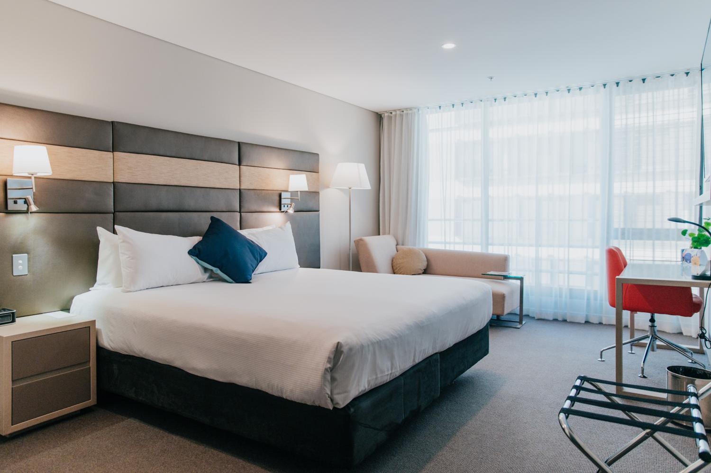 Superior Room with 1 King Size bed - Photo 9