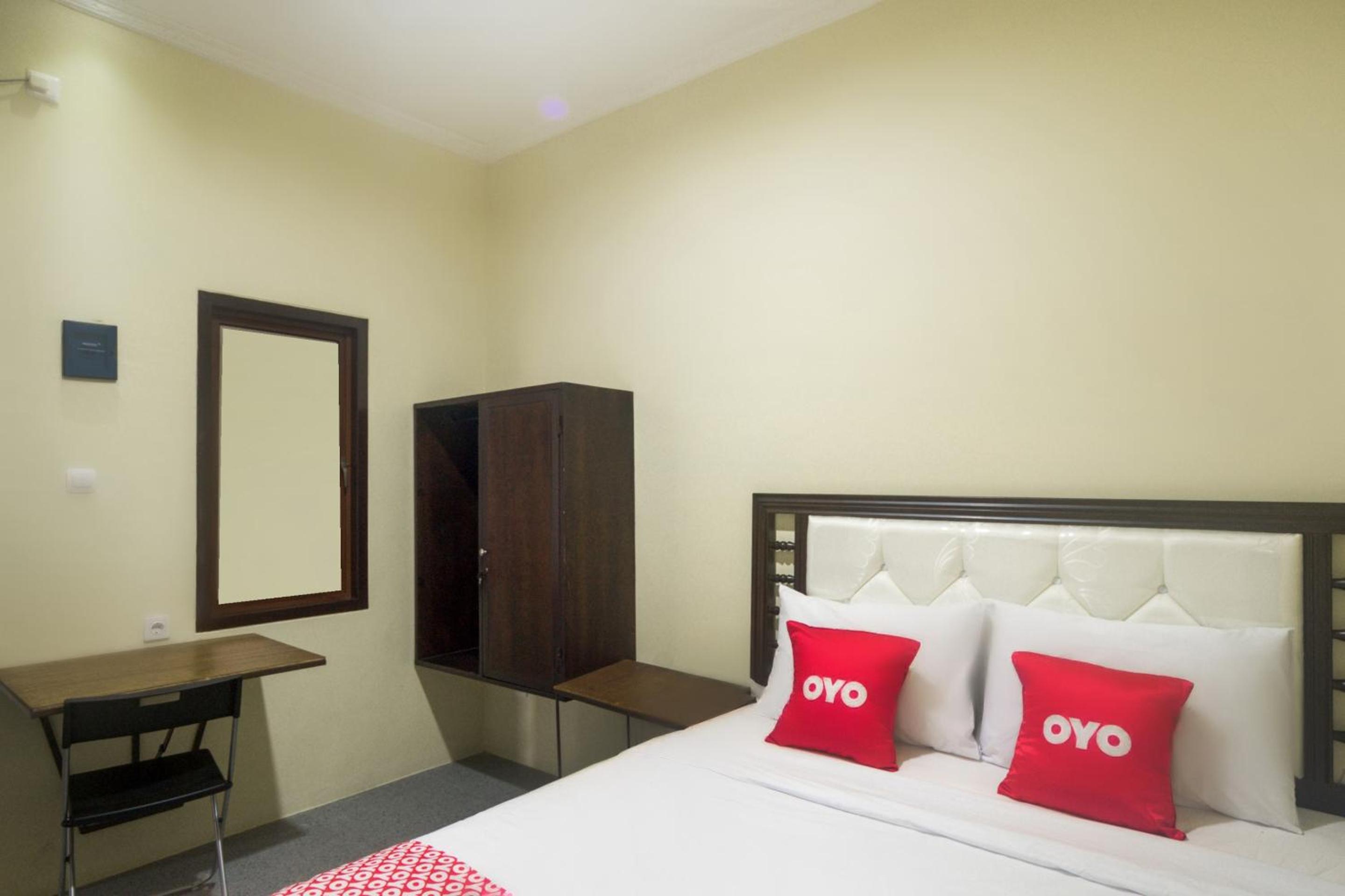 Deluxe Double Room - Photo 10