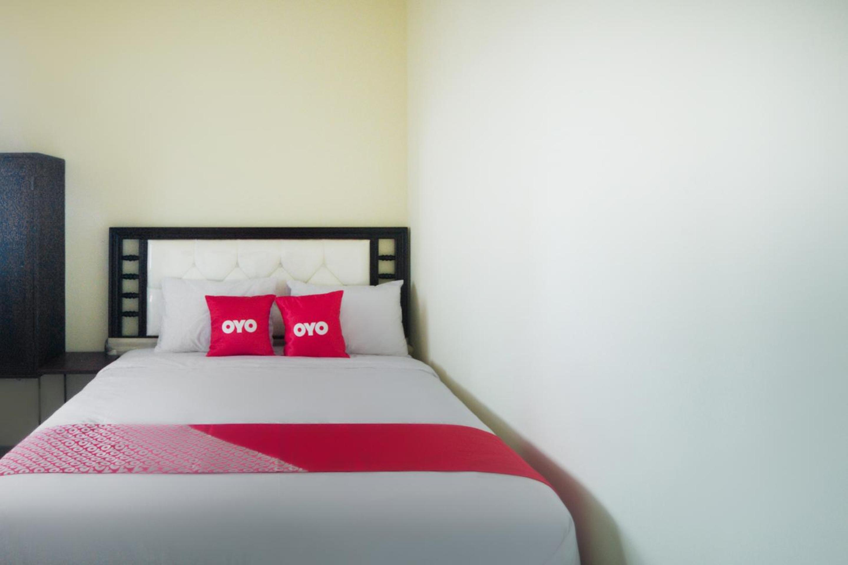 Deluxe Double Room - Photo 9