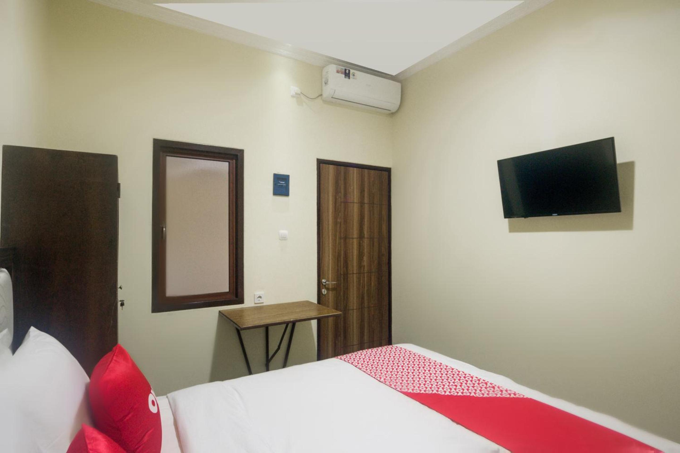 Deluxe Double Room - Photo 12