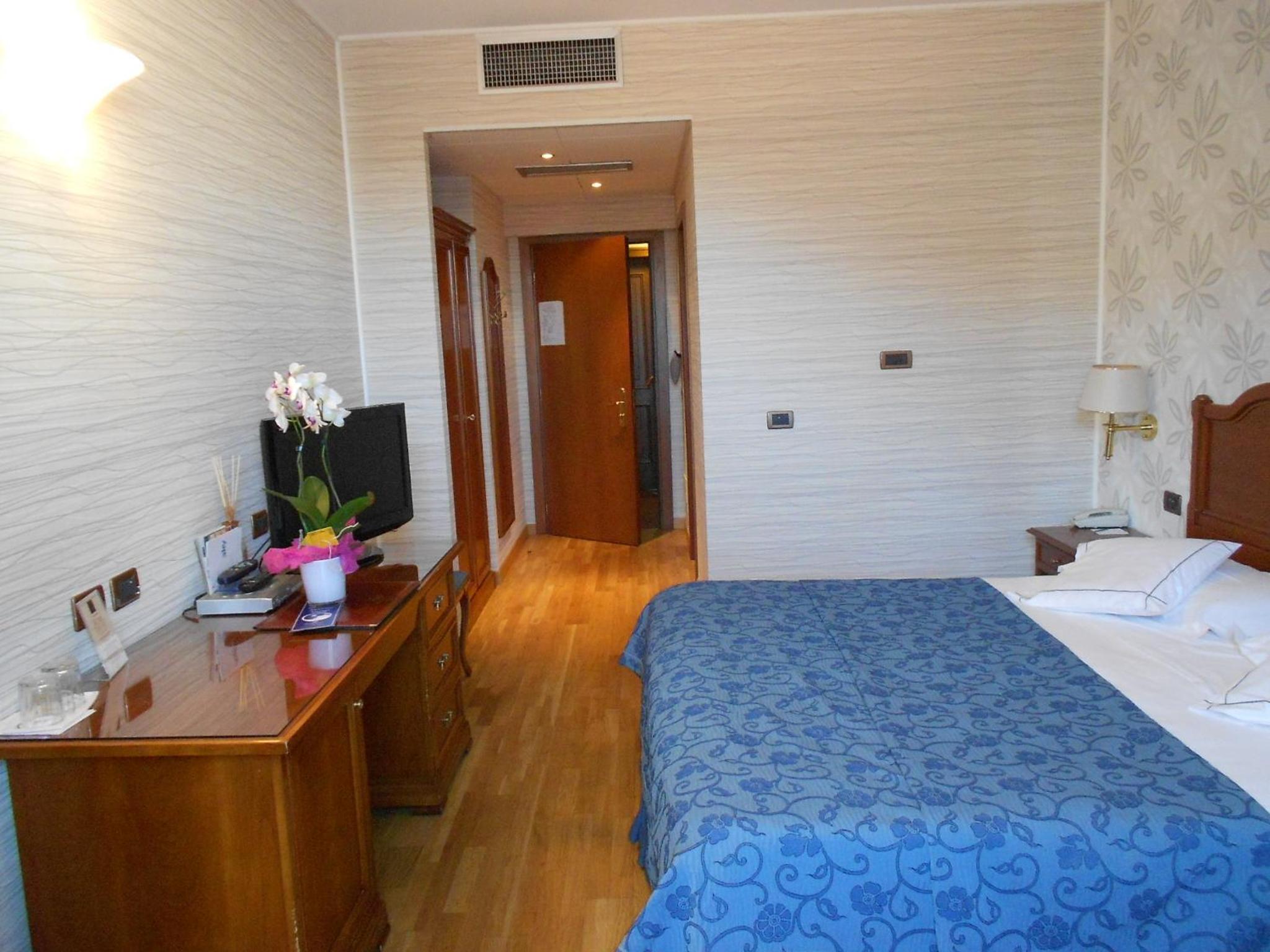 Double or Twin Room photo 1