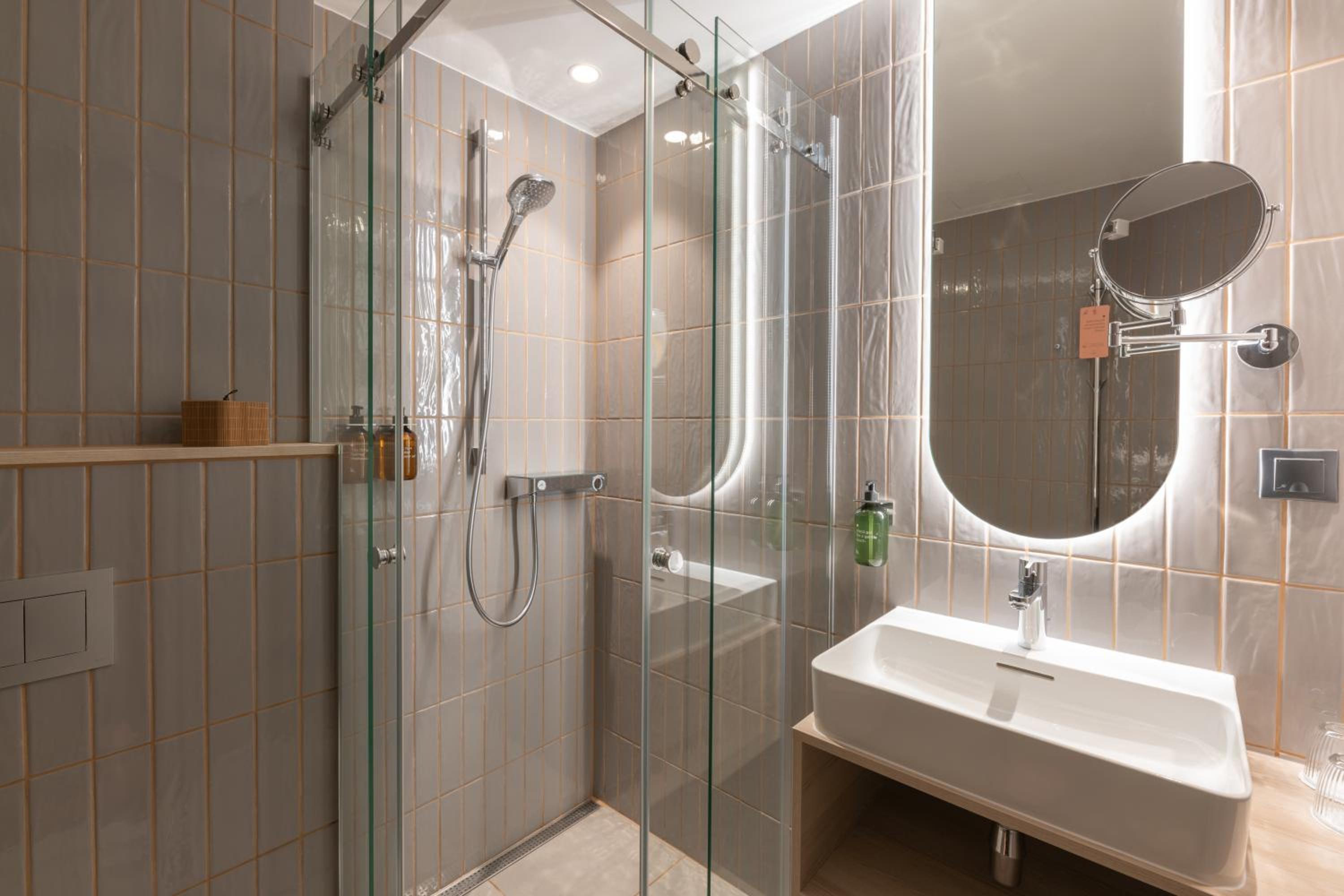 Superior King Room - Photo 4