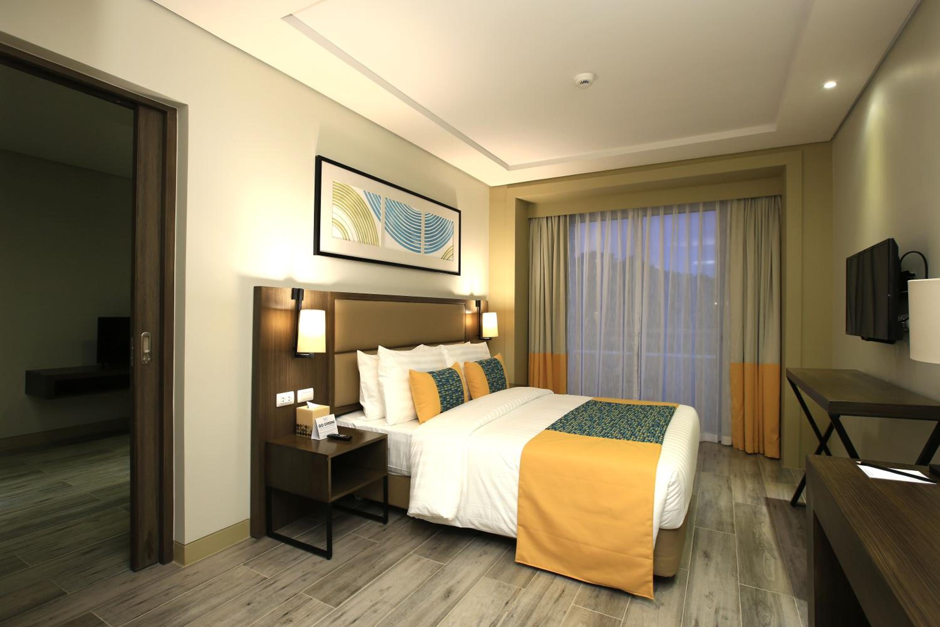 One Bedroom Executive Suite with Living Room - Photo 9