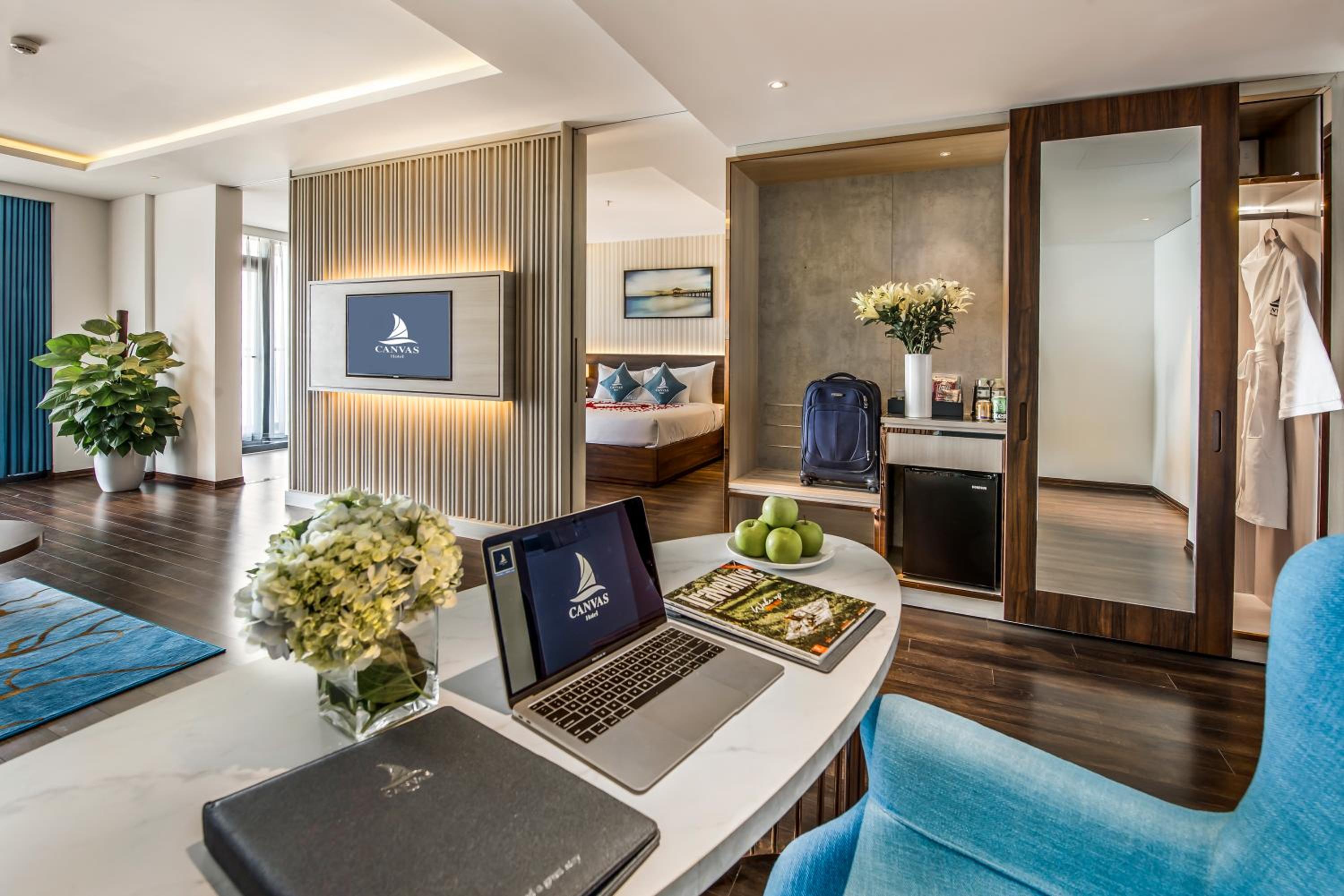 Executive Suite - Photo 2