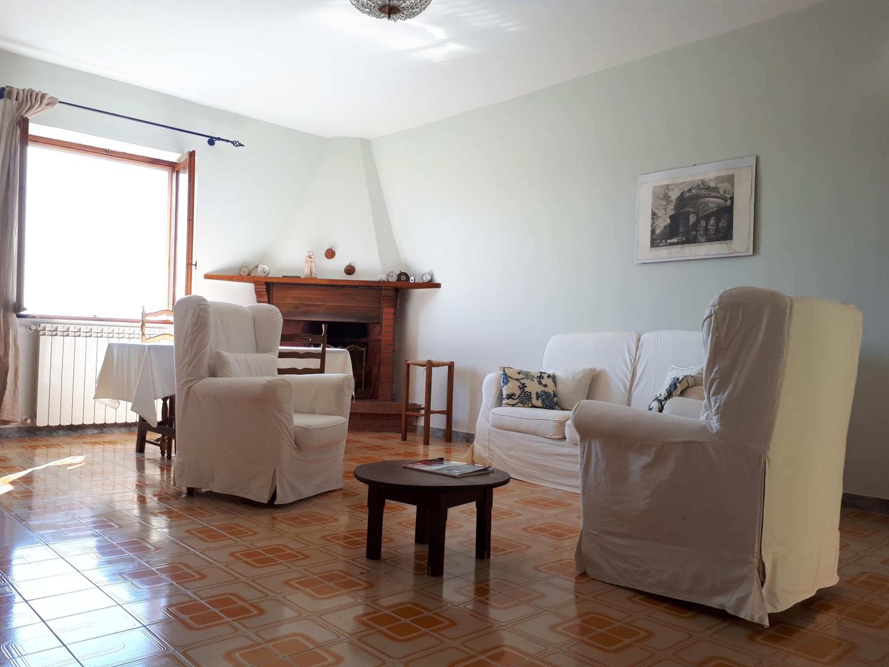 Two-Bedroom Apartment - Photo 22