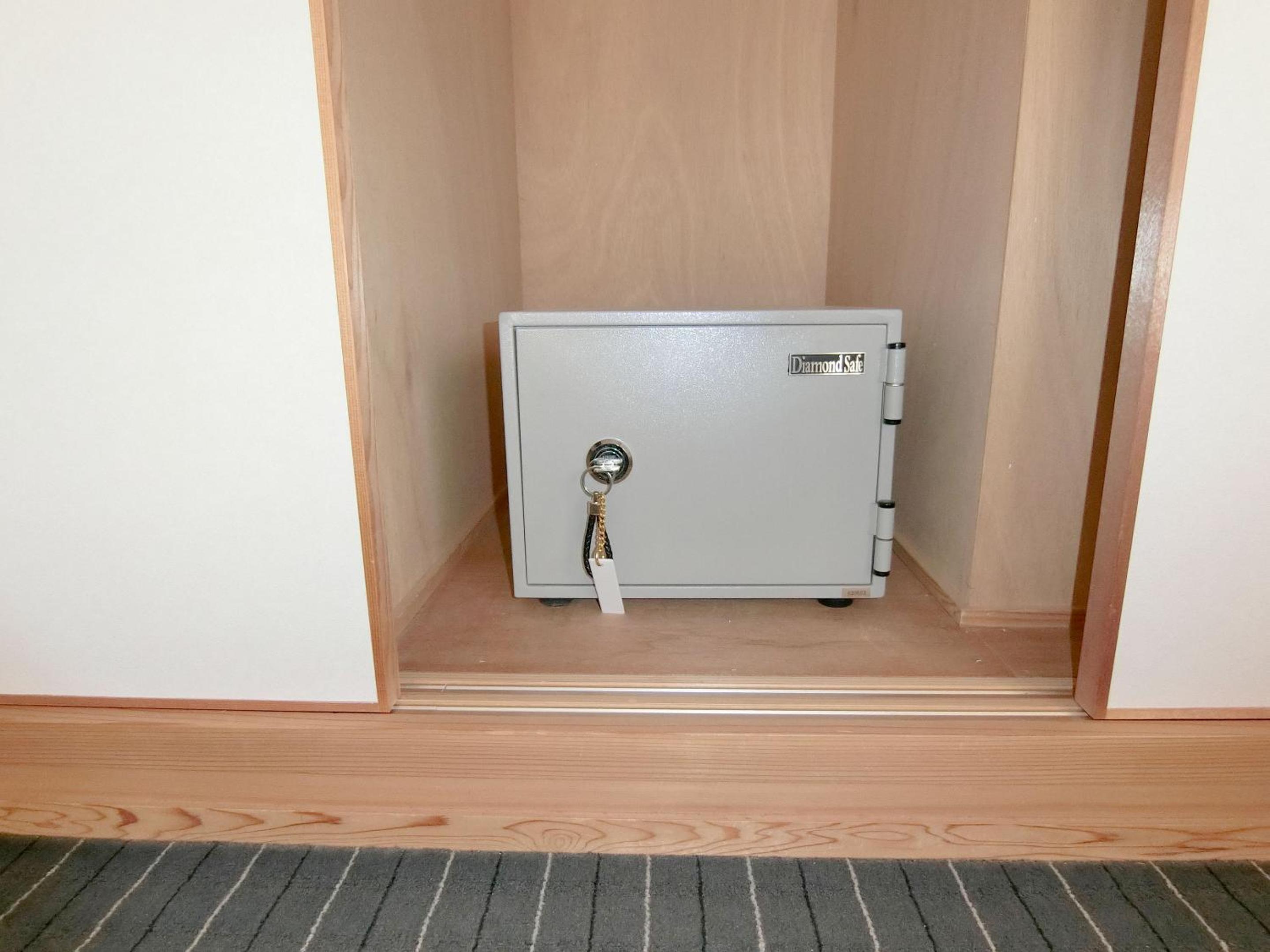 Standard Room with Tatami Area and Private Bathroom - 206 photo 3