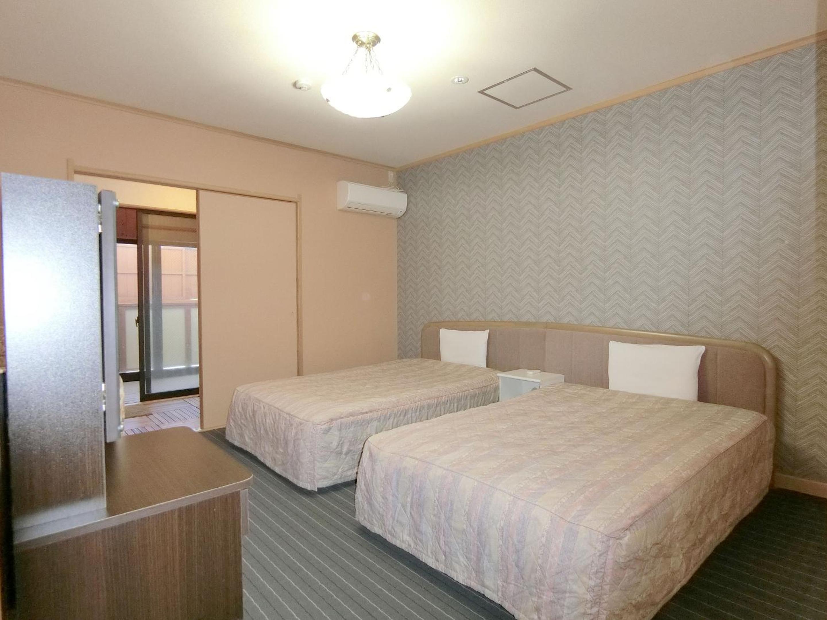 Standard Room with Tatami Area and Private Bathroom - 203 photo 1