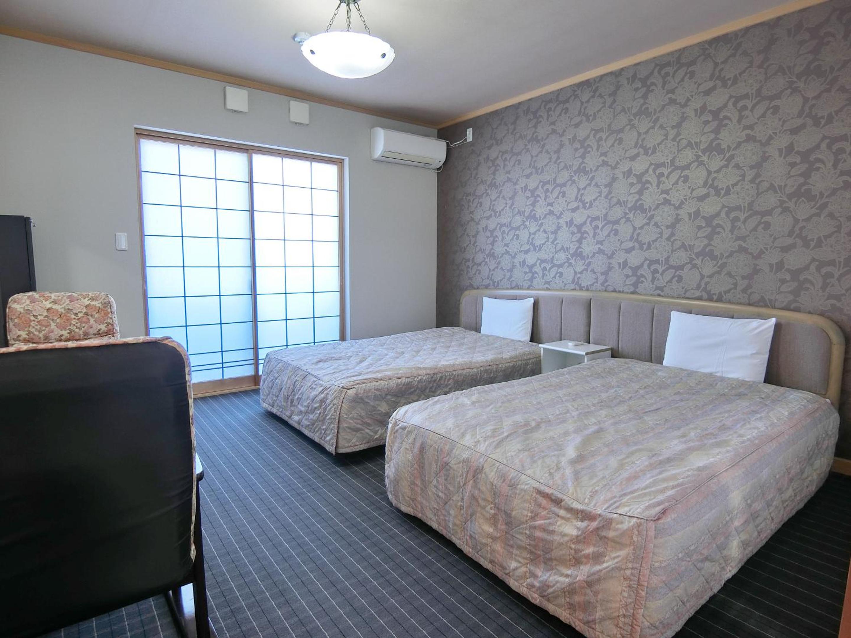 Standard Room with Tatami Area and Private Bathroom - 206 photo 1
