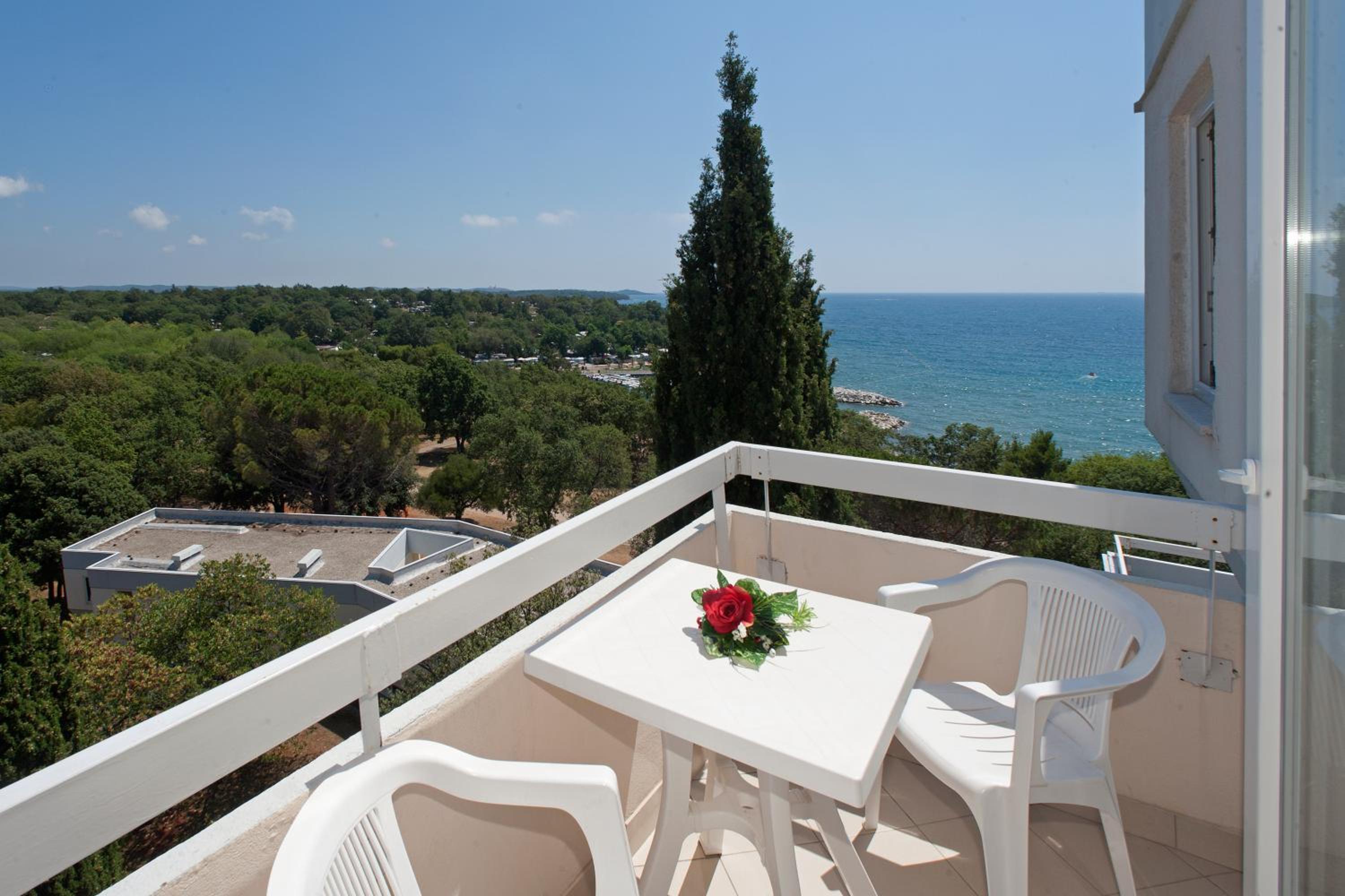 Classic Family Room with Balcony - Sea Side - Photo 2