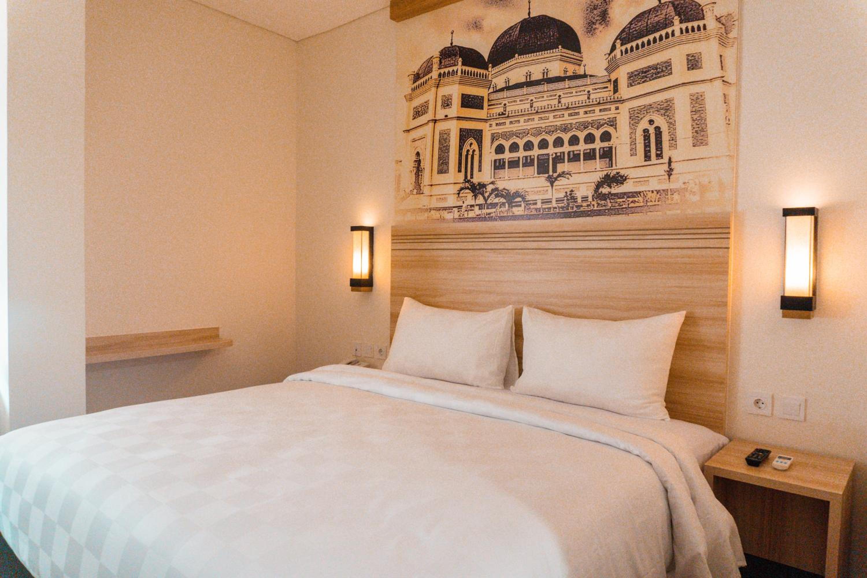 Deluxe Double Room - Photo 9