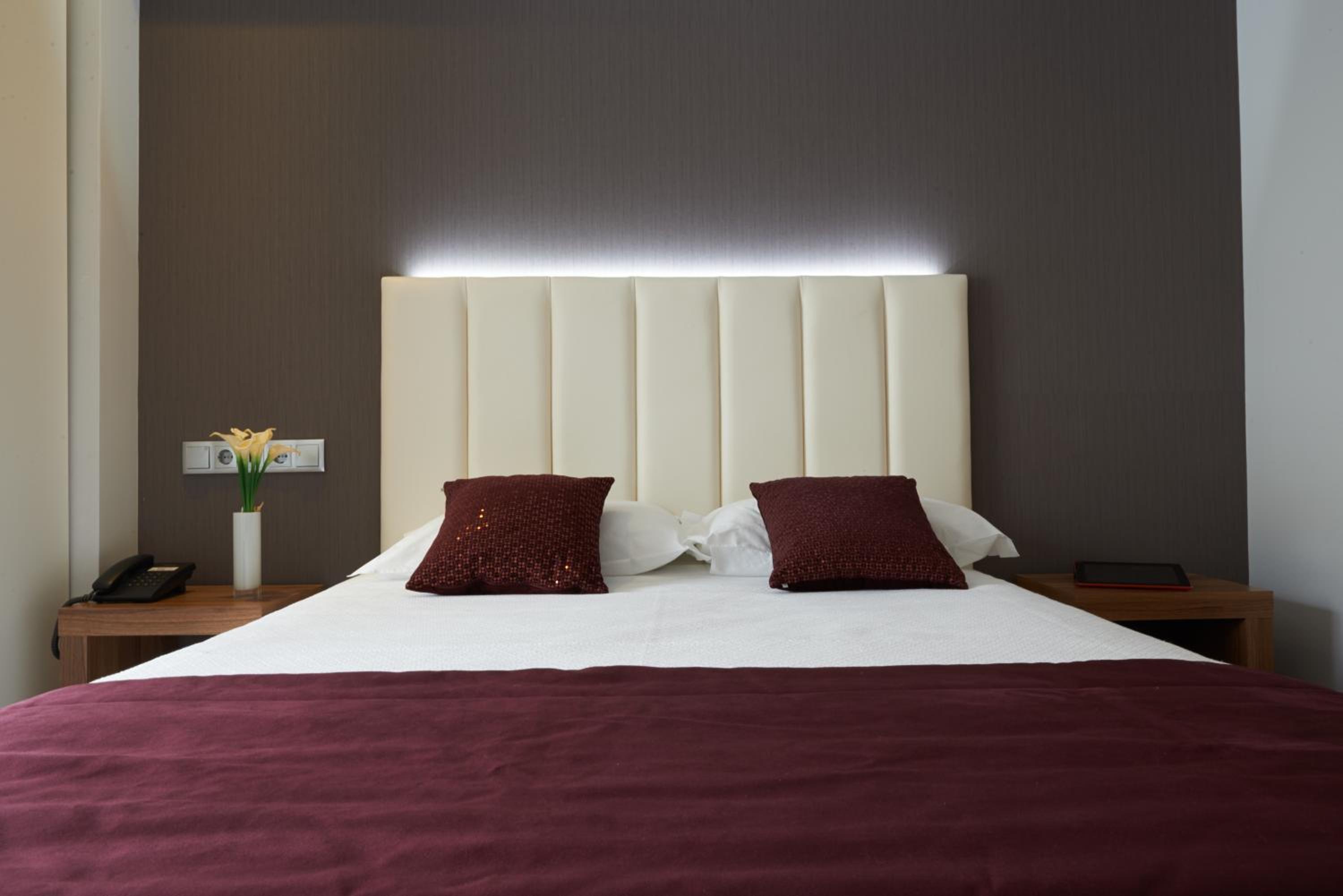 Double Room thumbnail 5
