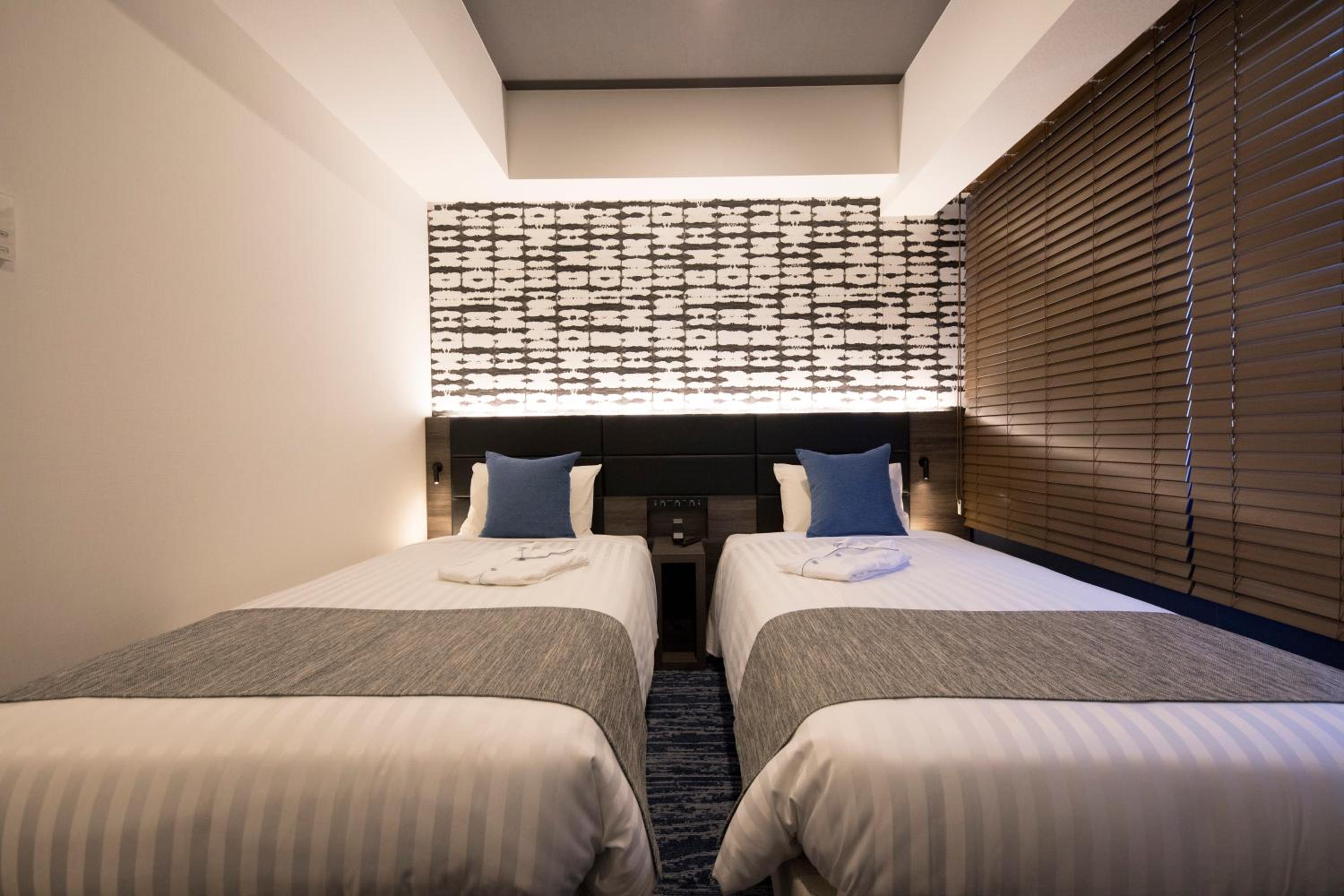 Standard Twin Room - Photo 14