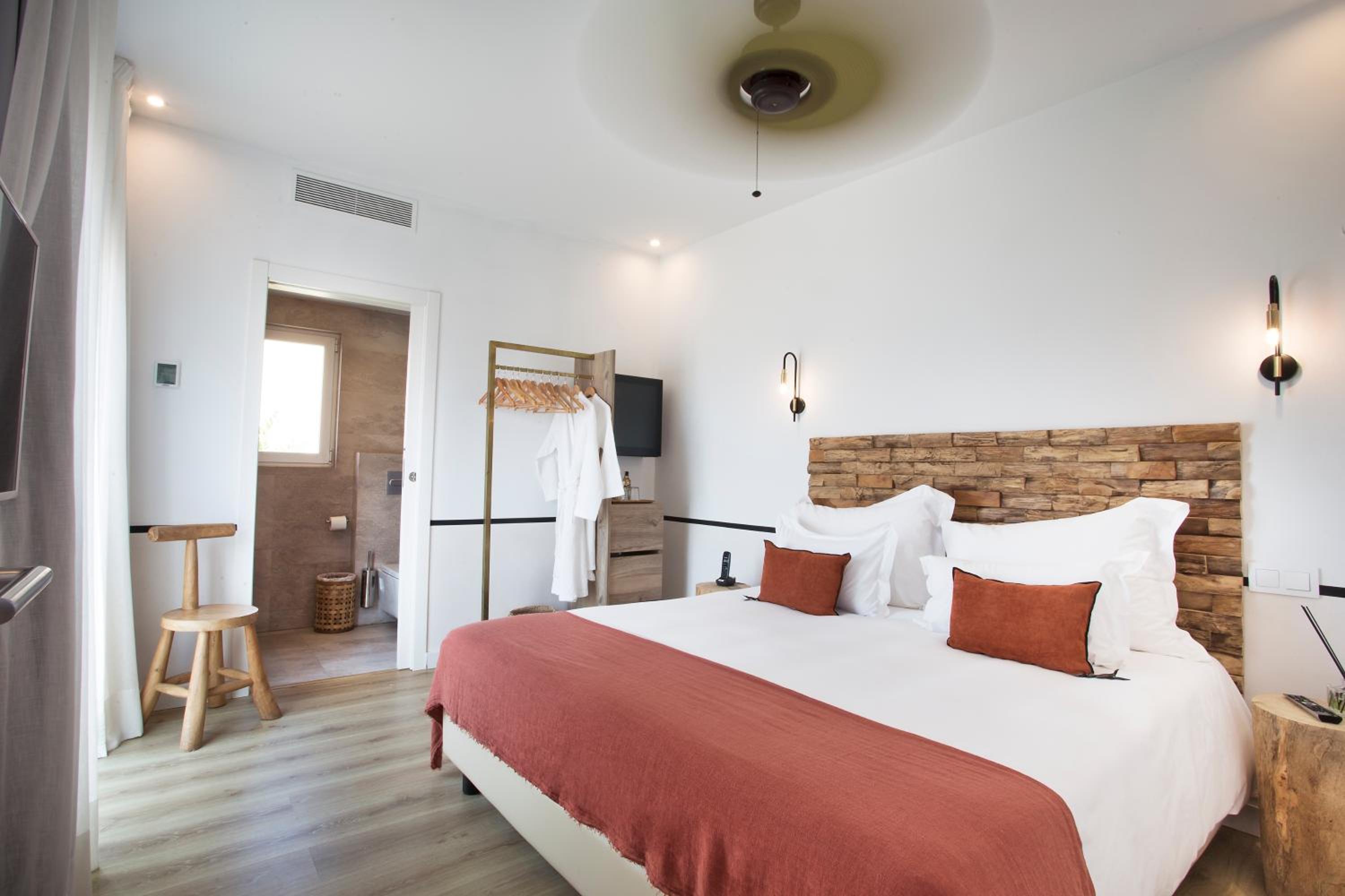 Double Room with Balcony and Sea View photo 3