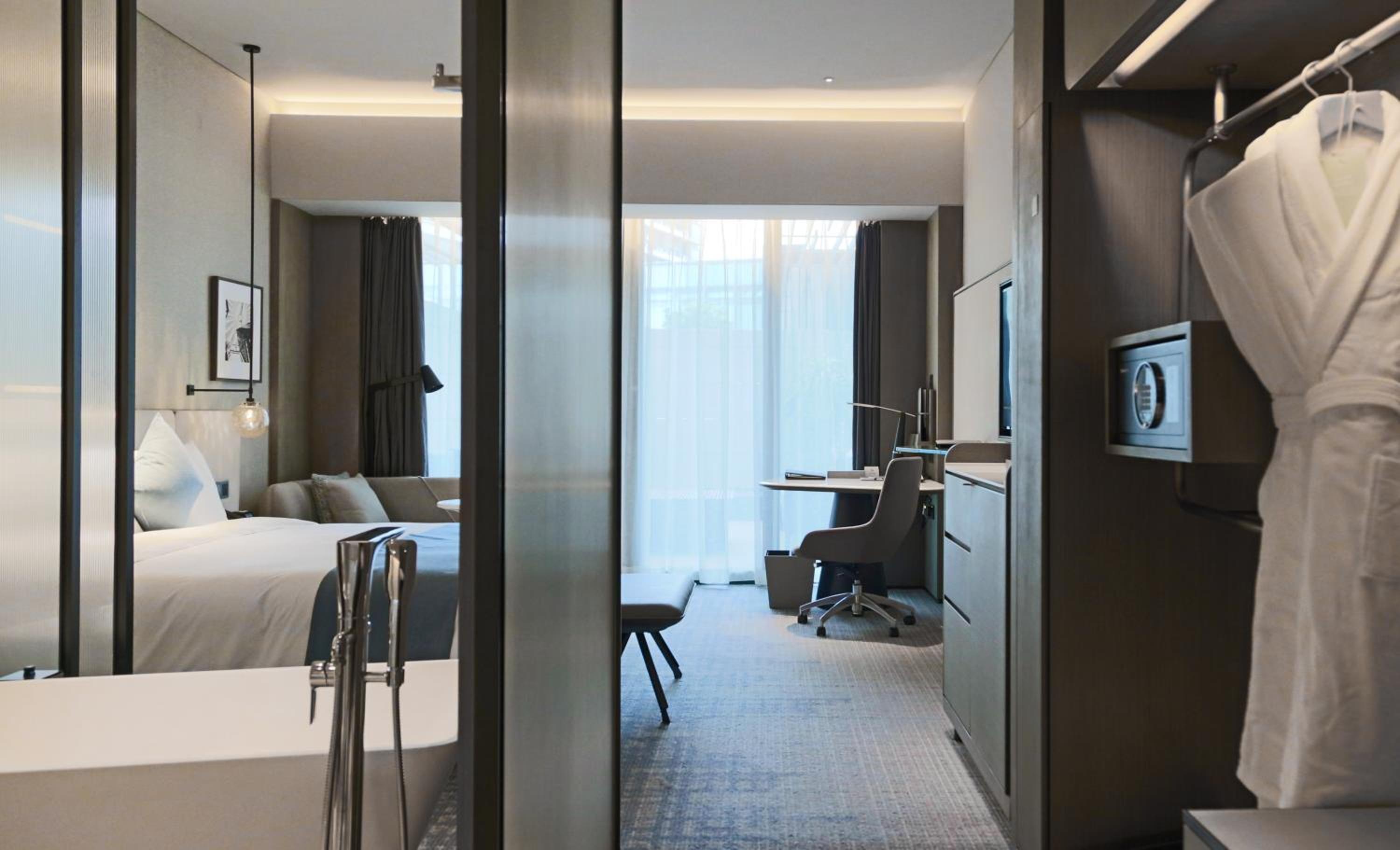 Executive Garden King Room - Non-Smoking