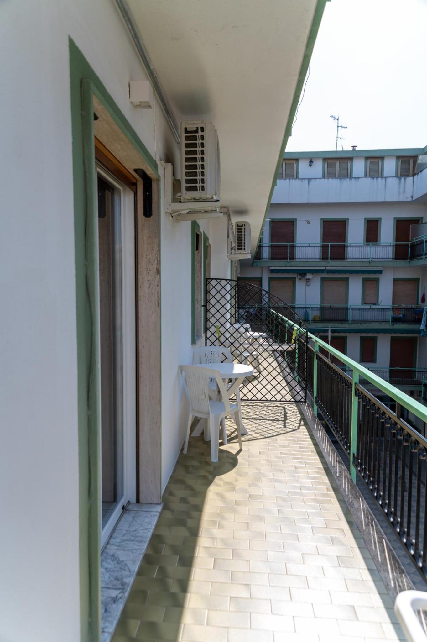 Quadruple Room - Photo 10
