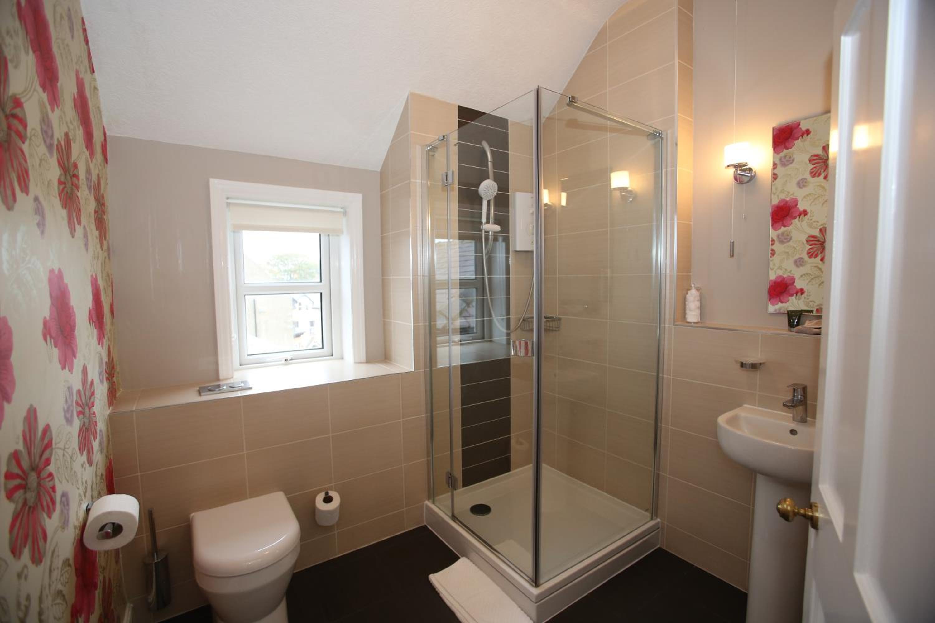Double Room with Private Bathroom - Photo 4
