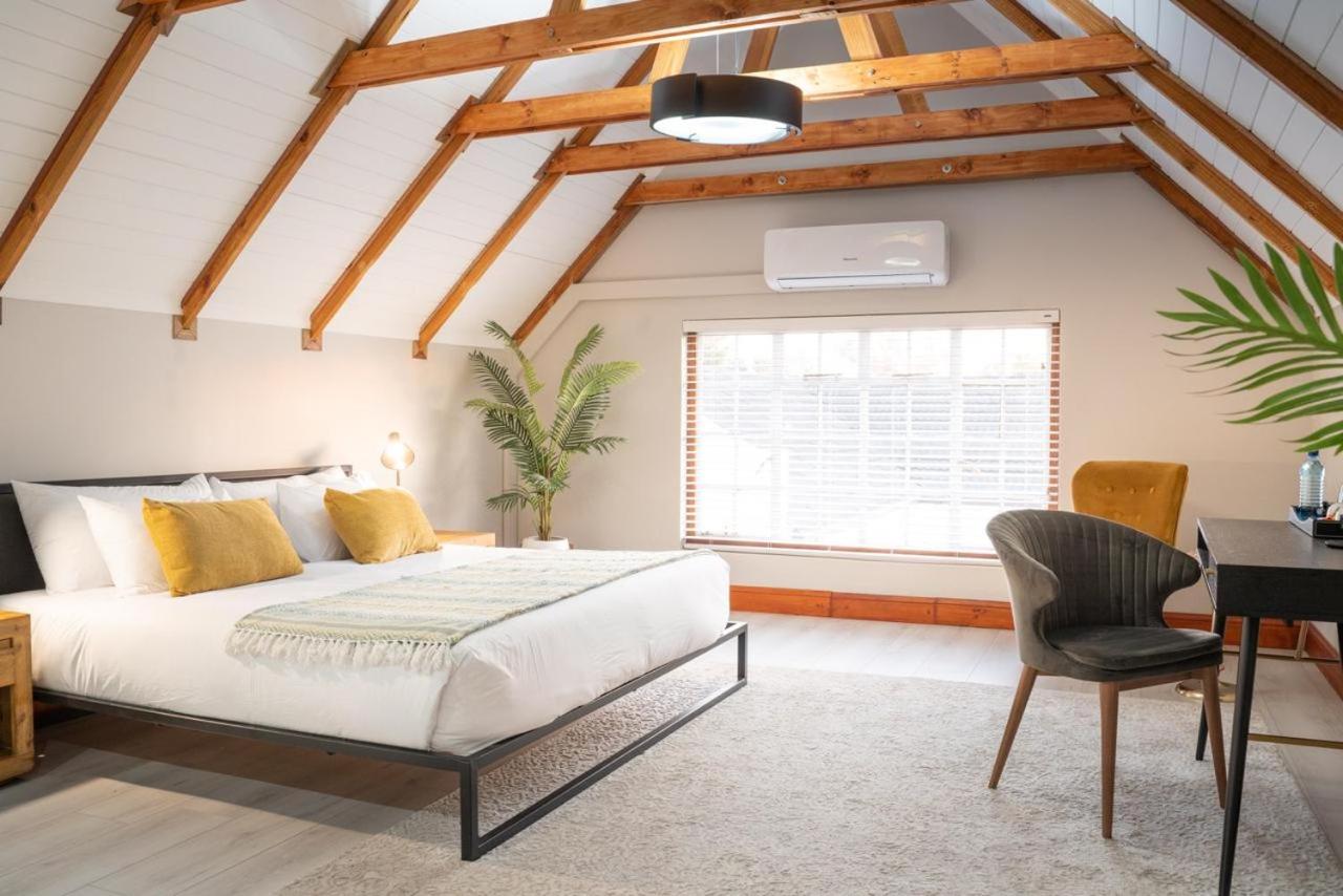 Superior King Room - Photo 1