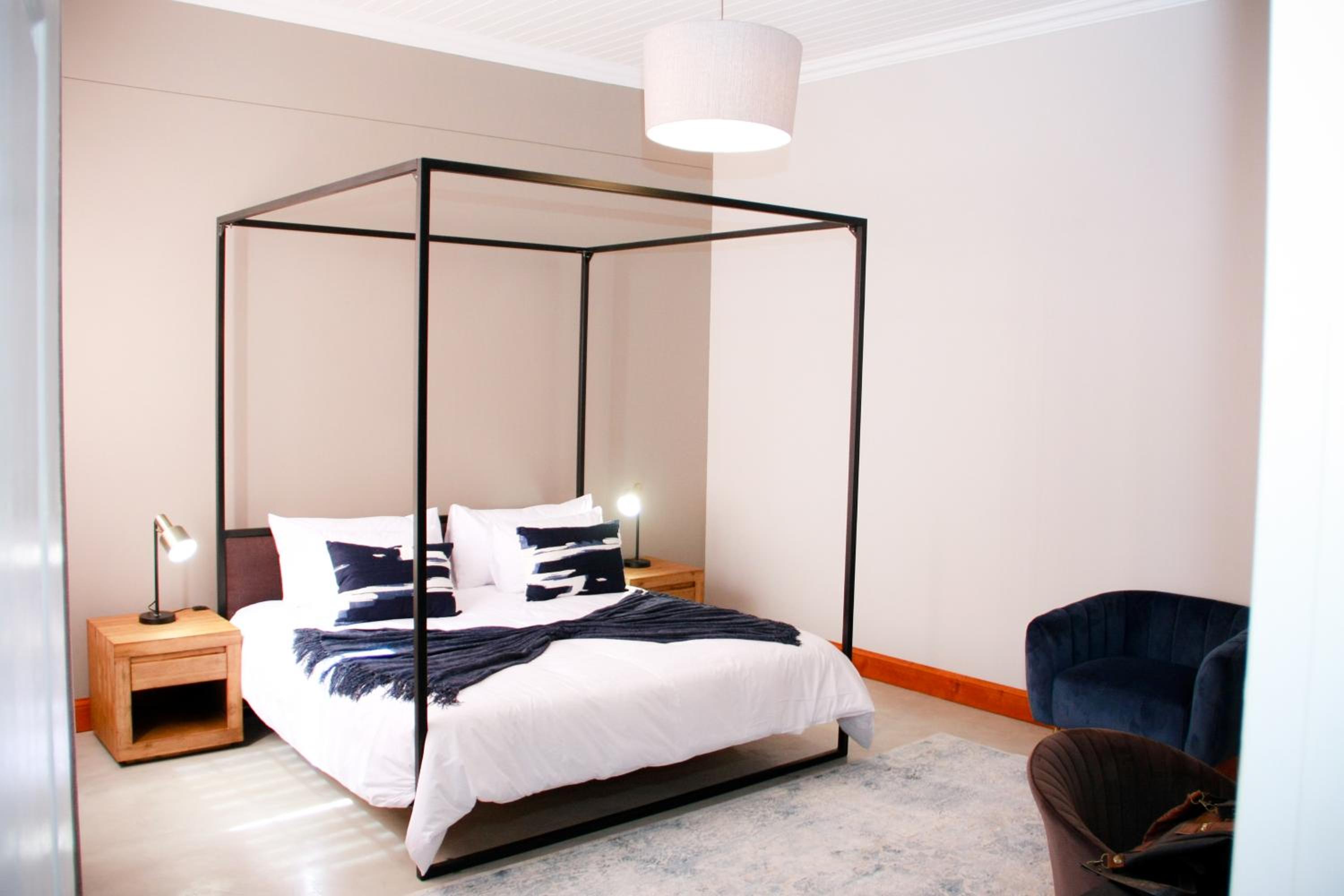 Double Room - Photo 6