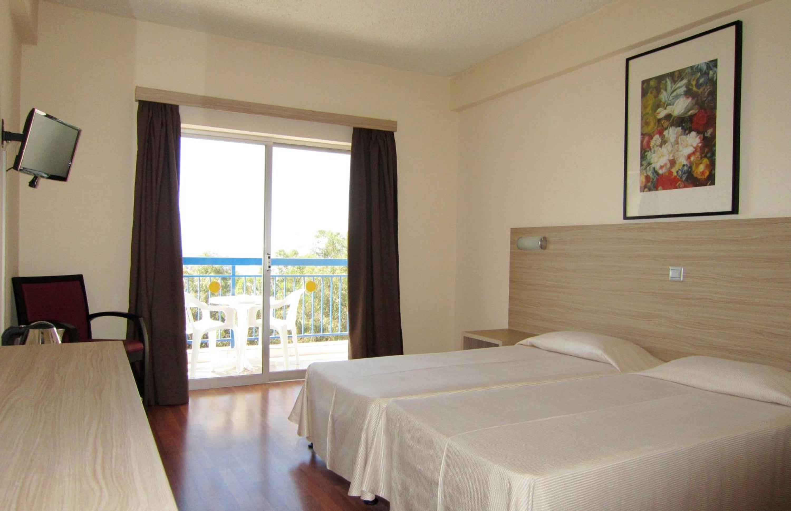 Habitación Doble con Vista a la Piscina