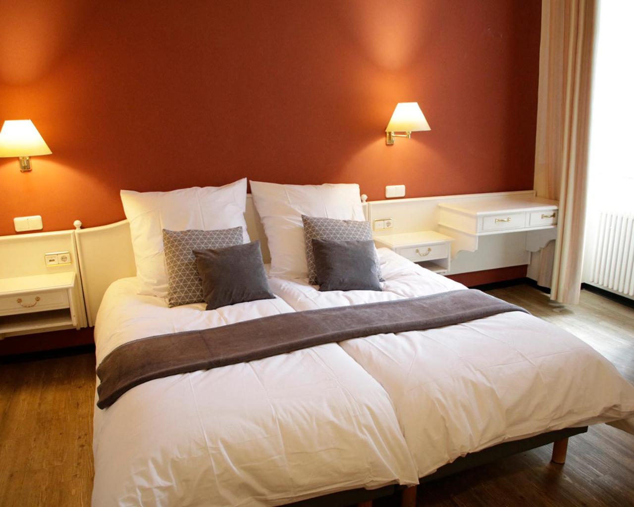 Double Room with Private Bathroom - Photo 4