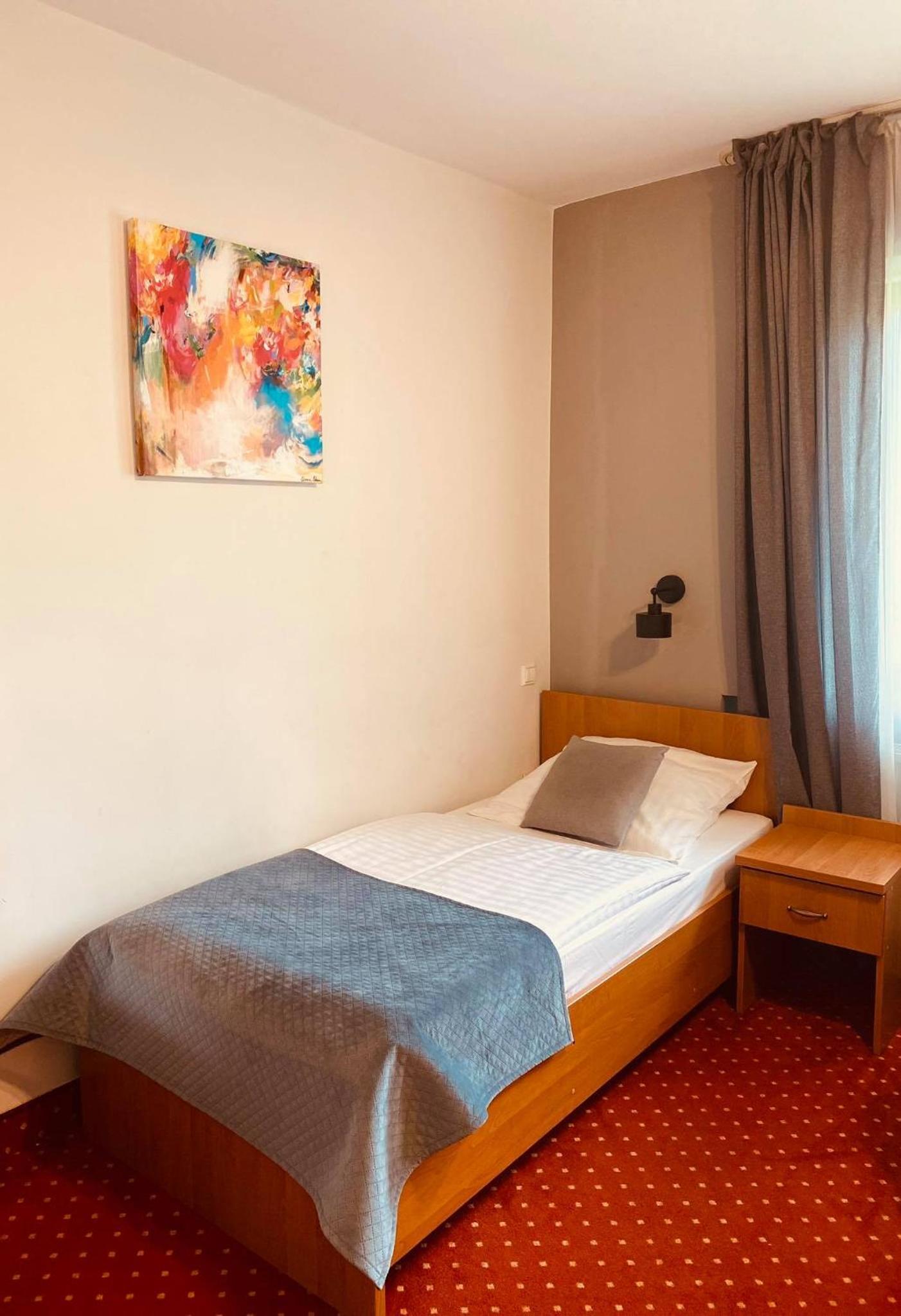 Standard Double Room With Balcony And Private Bathroom photo 1