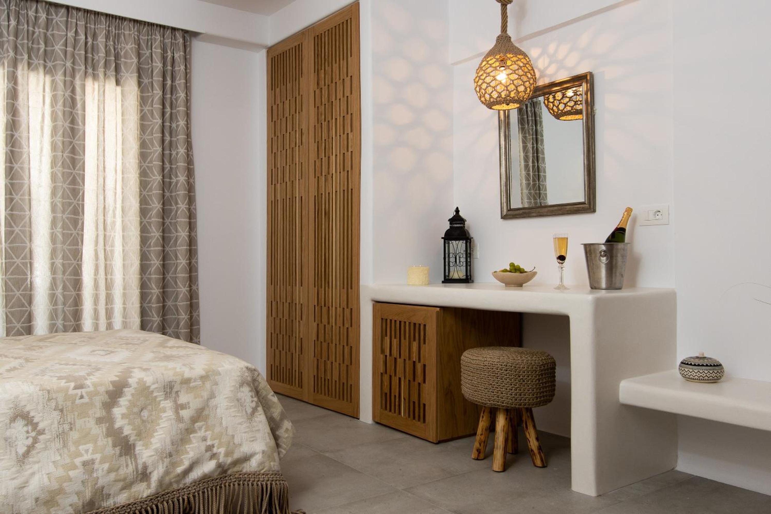 Executive Suite - Photo 4