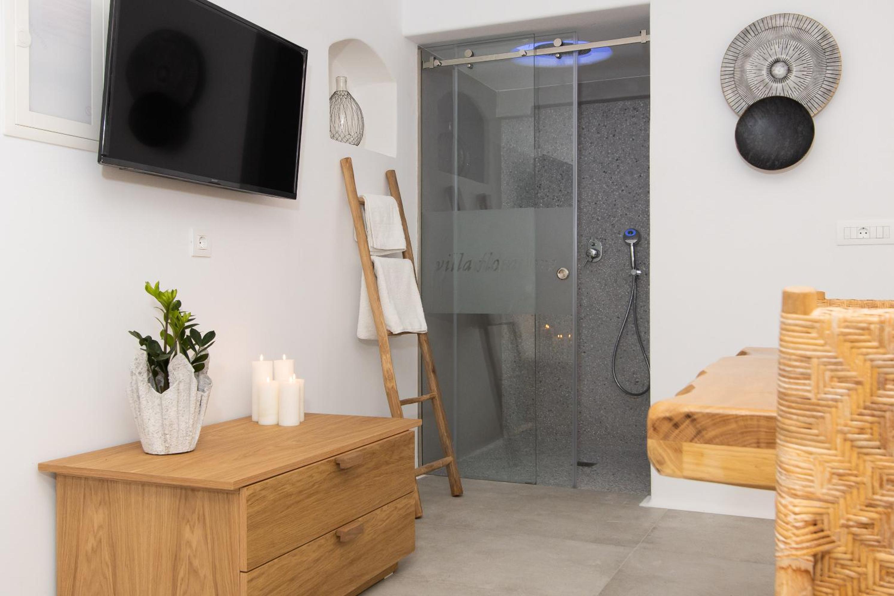 Executive Suite - Photo 7