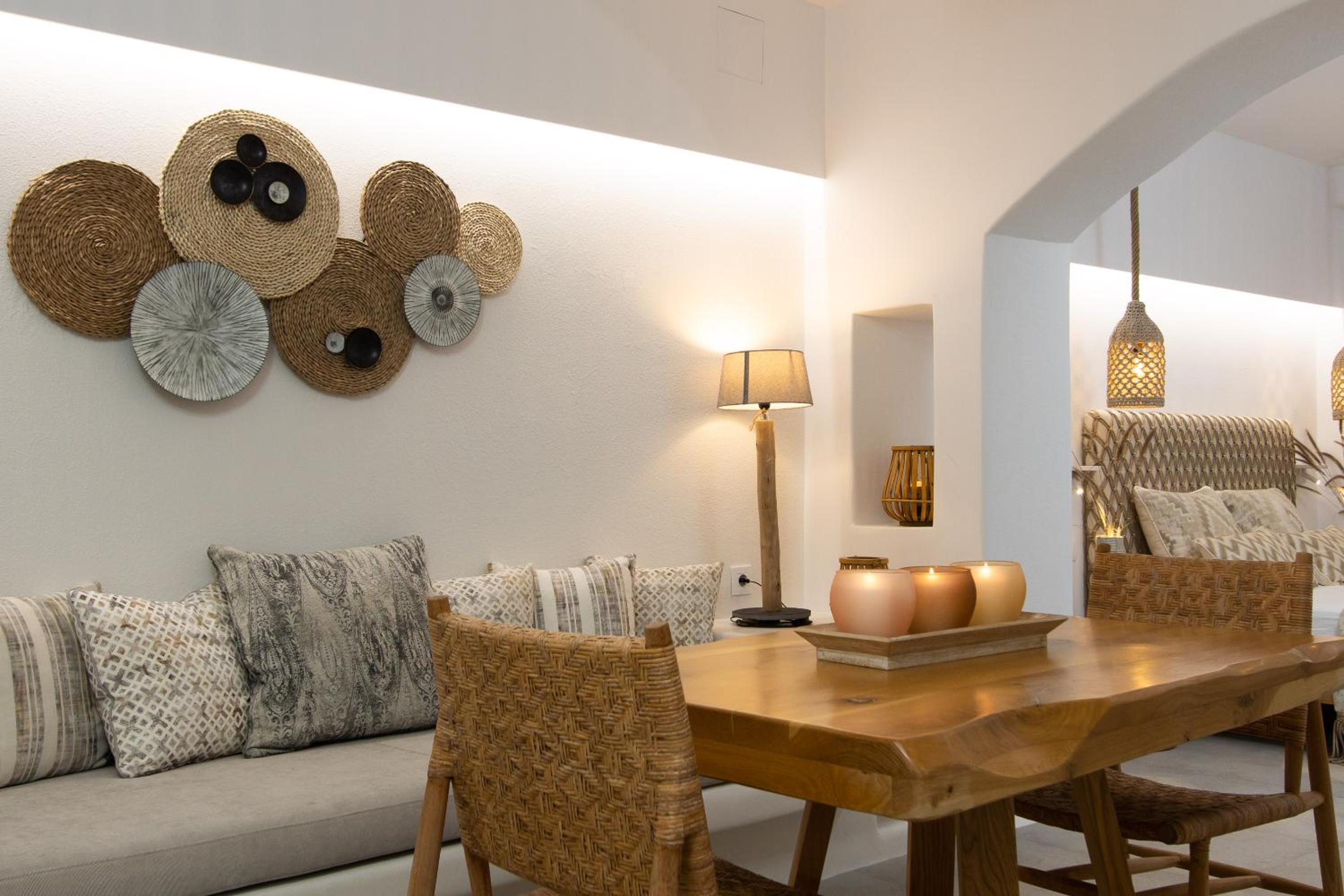 Executive Suite - Photo 17
