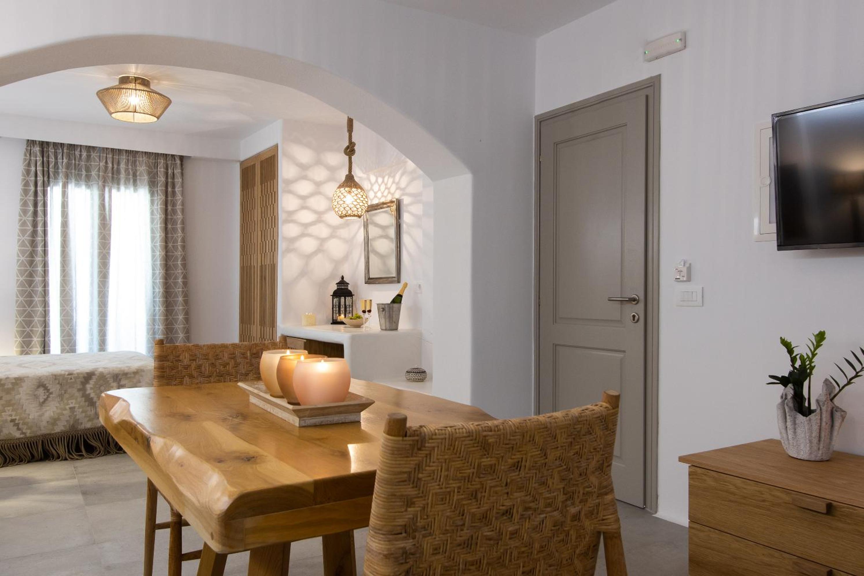 Executive Suite - Photo 8