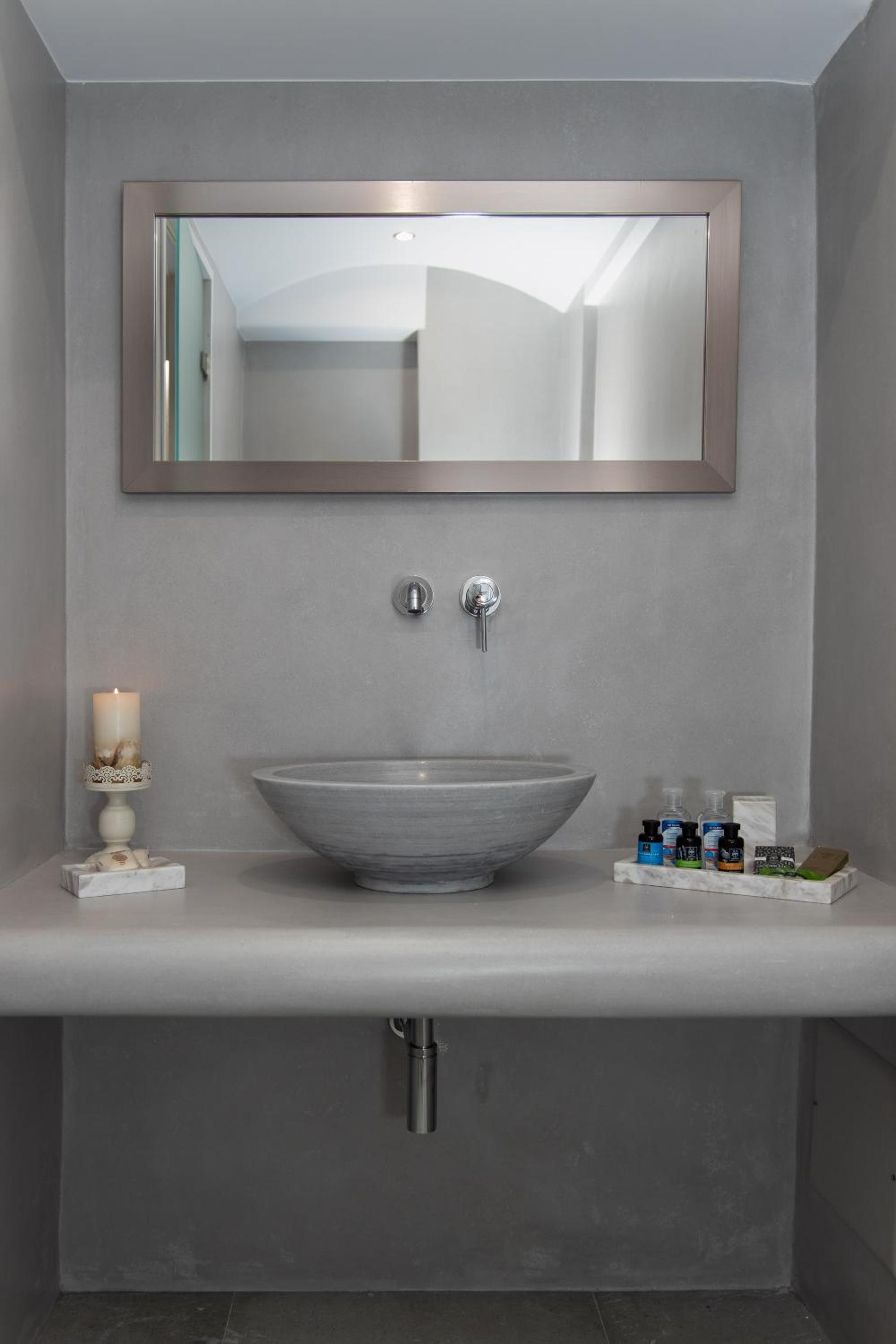 Executive Suite - Photo 9
