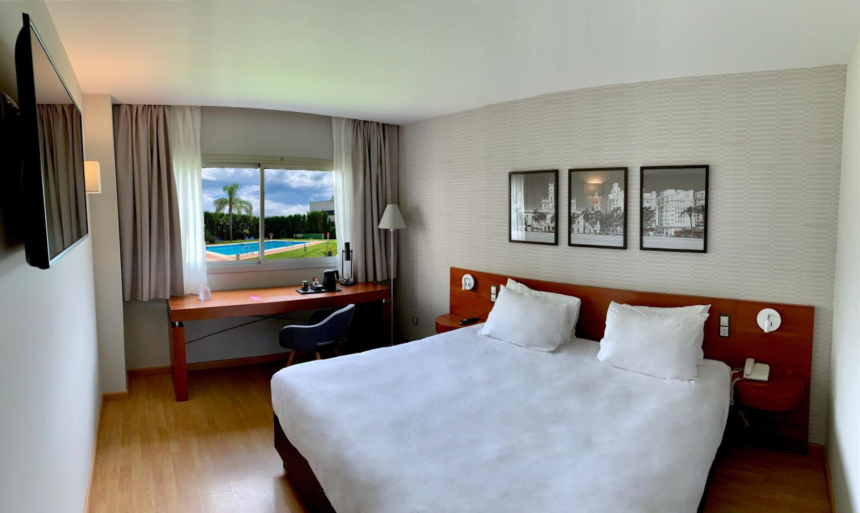 Habitación King con vista a la piscina - No fumadores