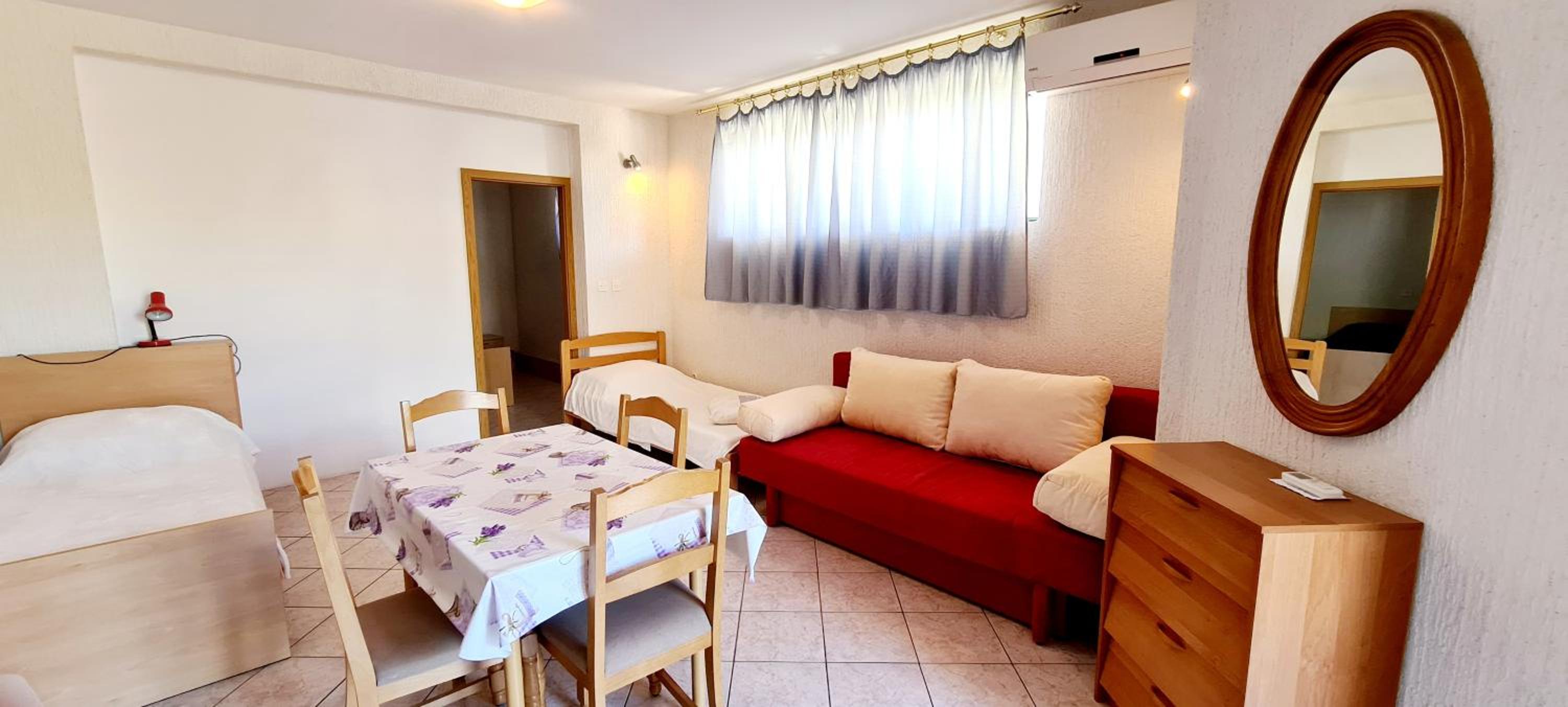 Apartment with Garden View