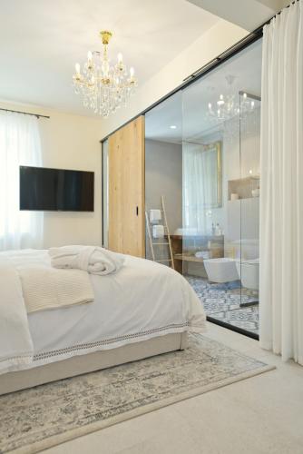 Deluxe Double Room with Castle View photo 2