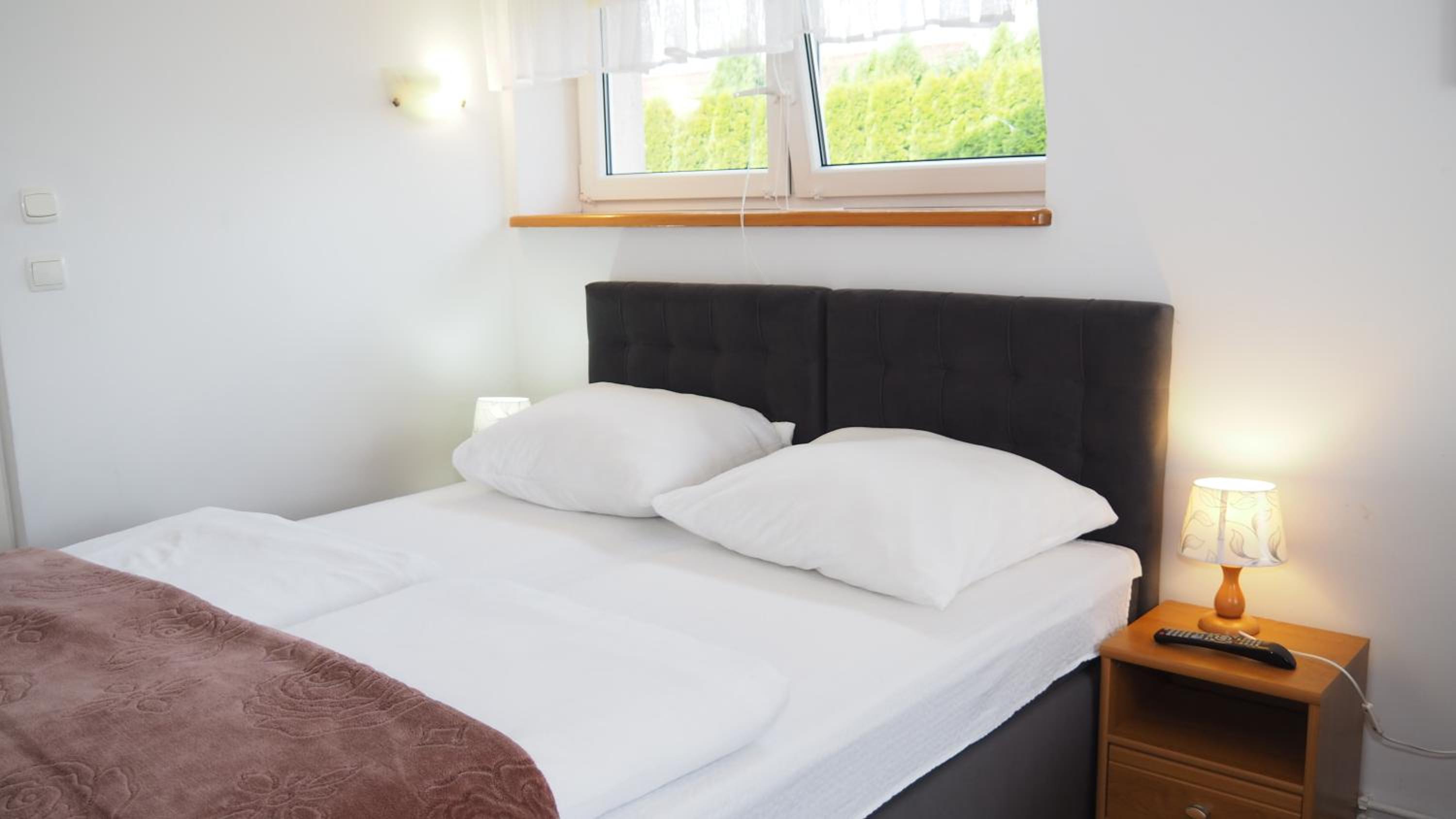 Double Room with Private Bathroom - Photo 1