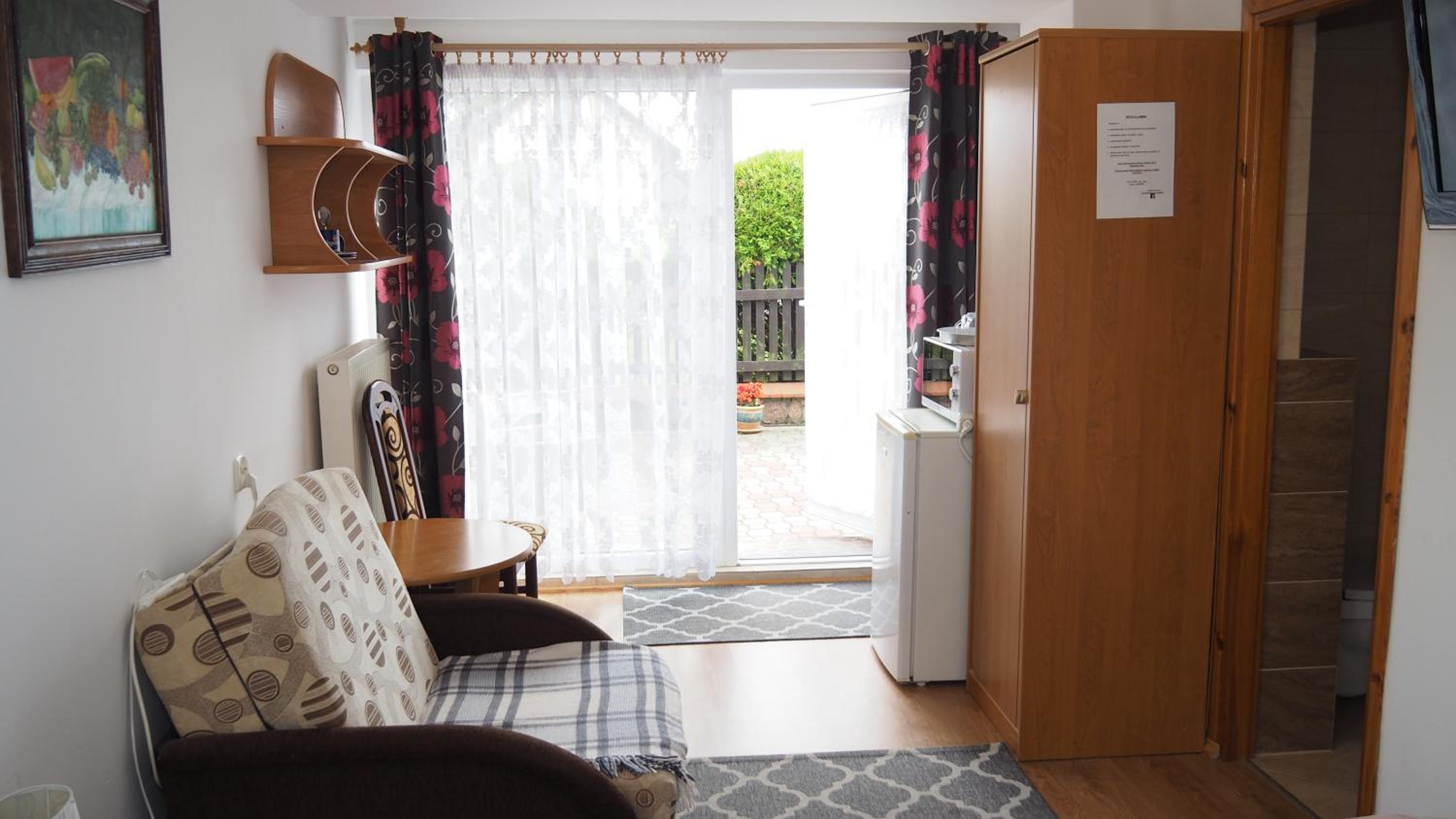 Double Room with Private Bathroom - Photo 3