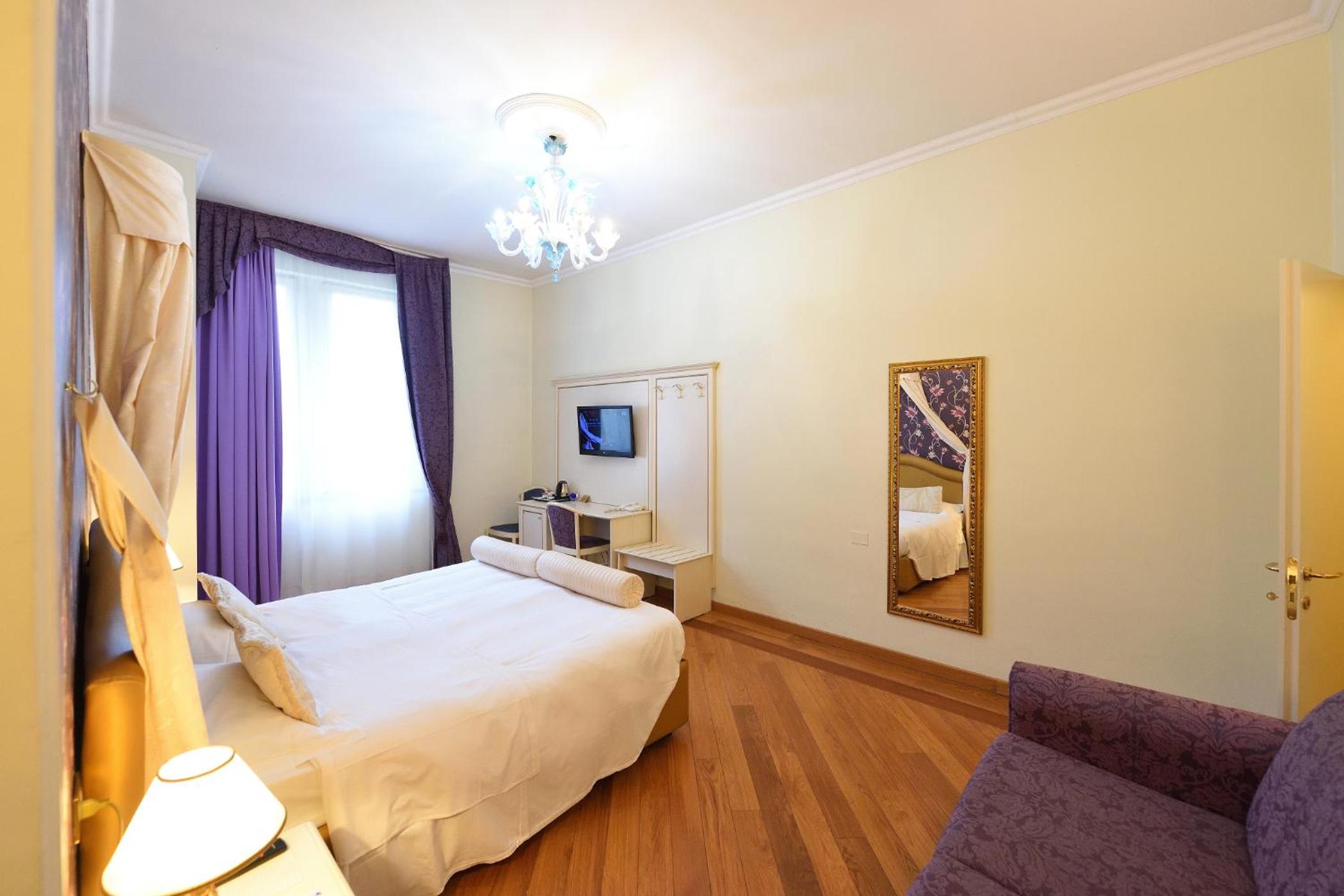 Superior Double or Twin Room photo 2