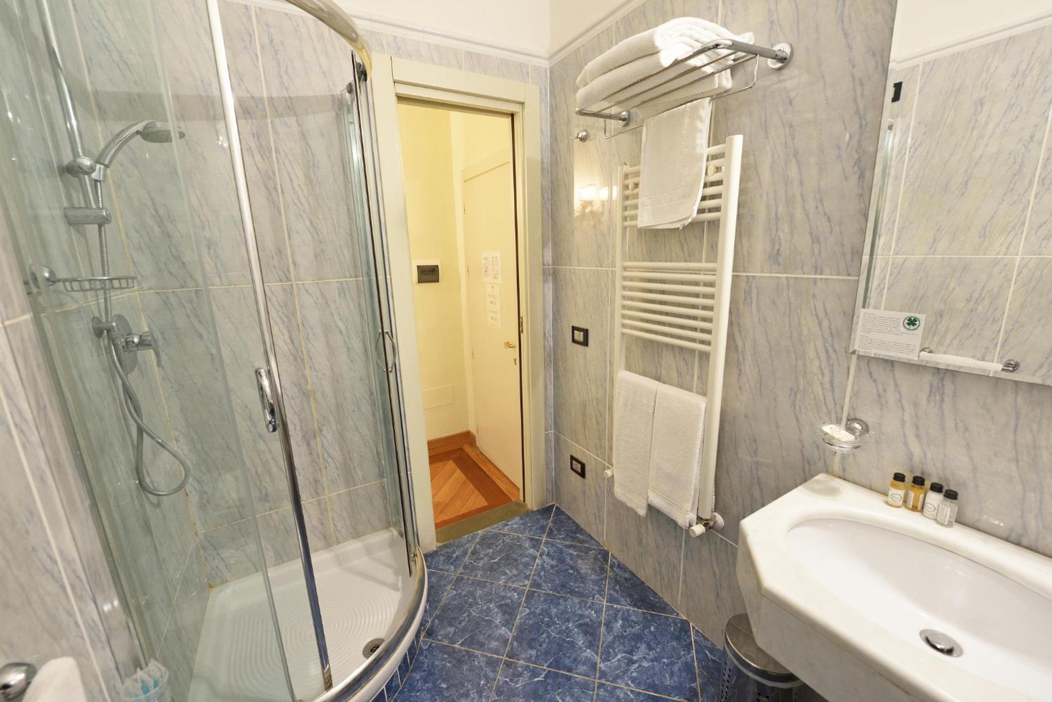 Superior Double or Twin Room photo 3