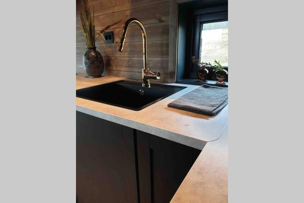 Villa - Photo 2