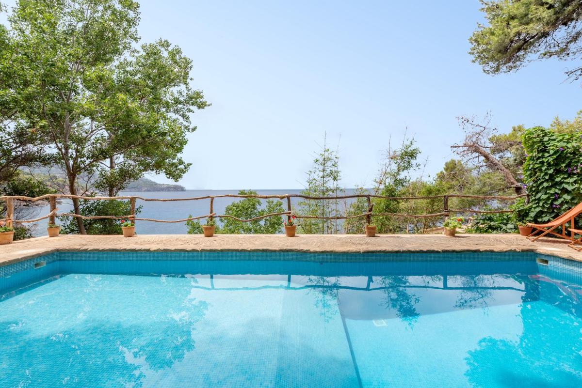 Villa photo 1