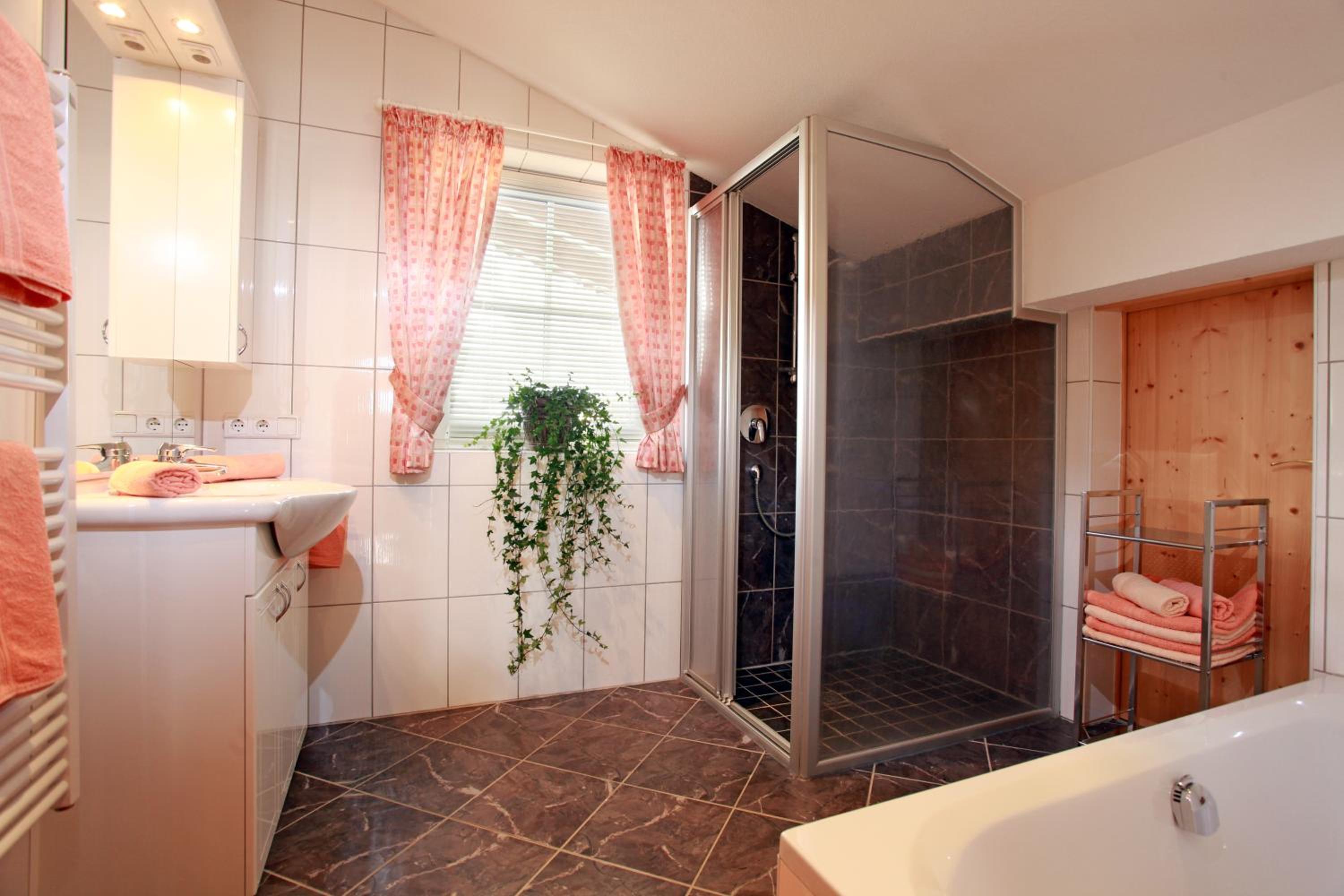 Apartment with 2 bedrooms and 1 children's Room/Balcony with Mountain Views photo 3