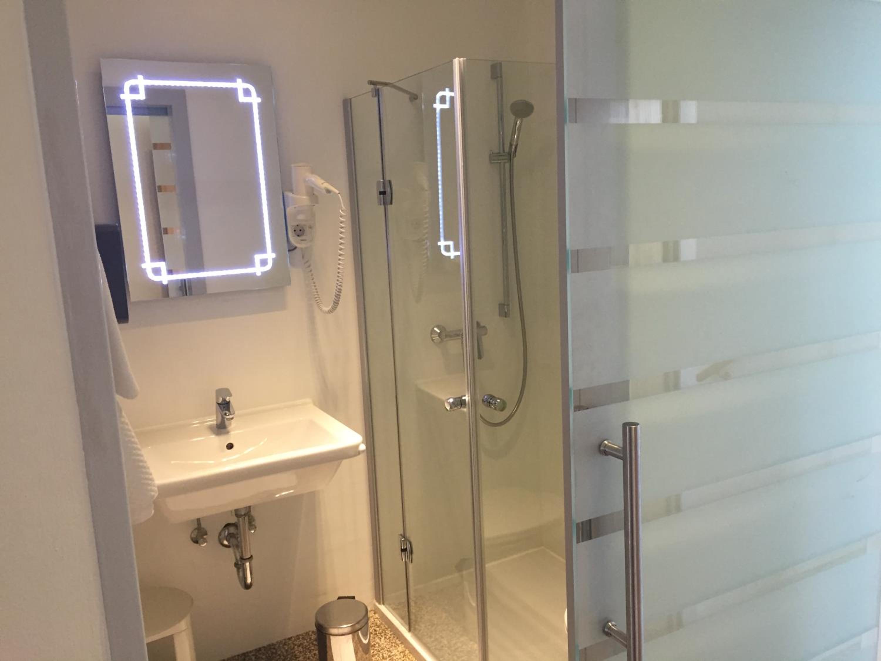 Double or Twin Room photo 2