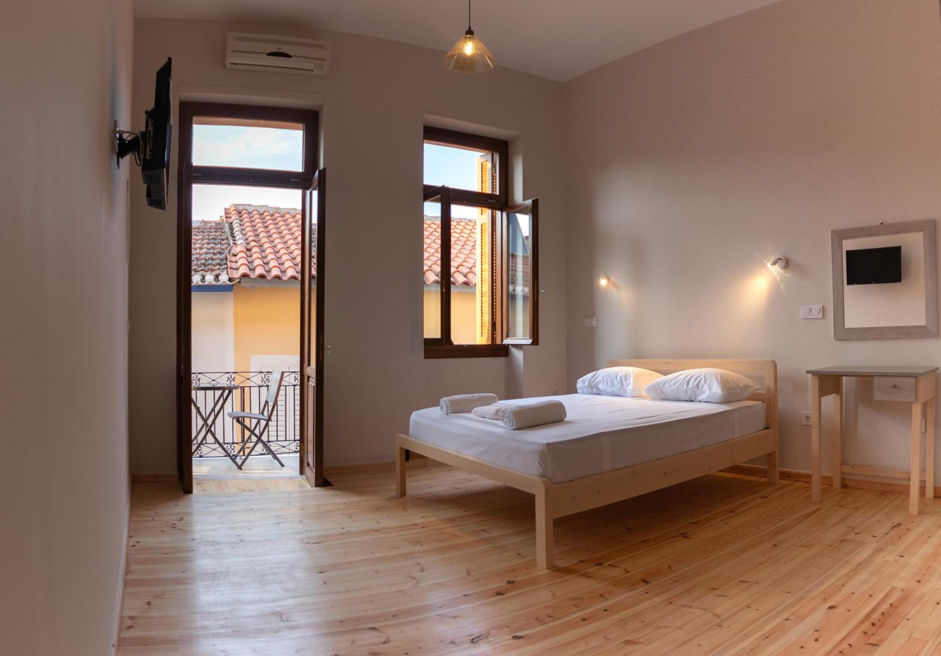 Large Double Room photo 3