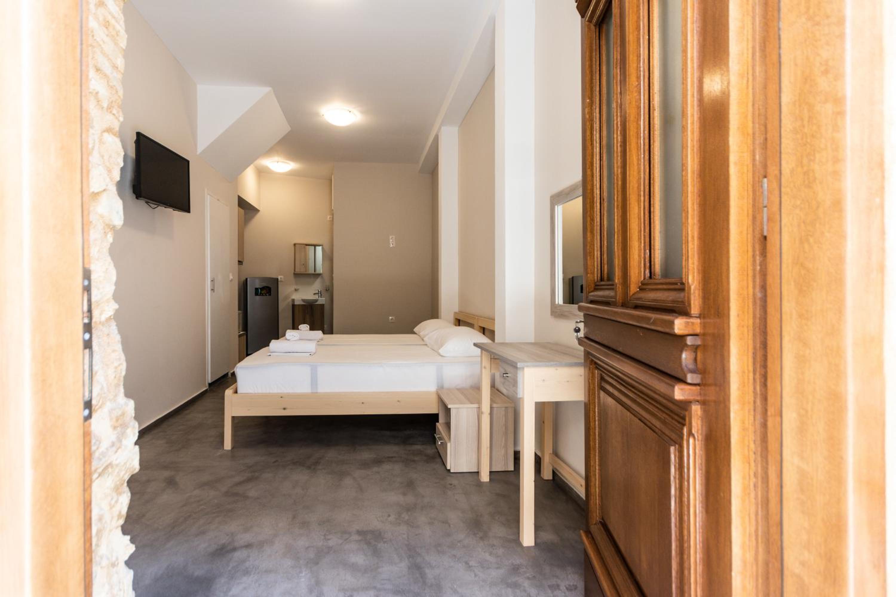 Large Double Room photo 3