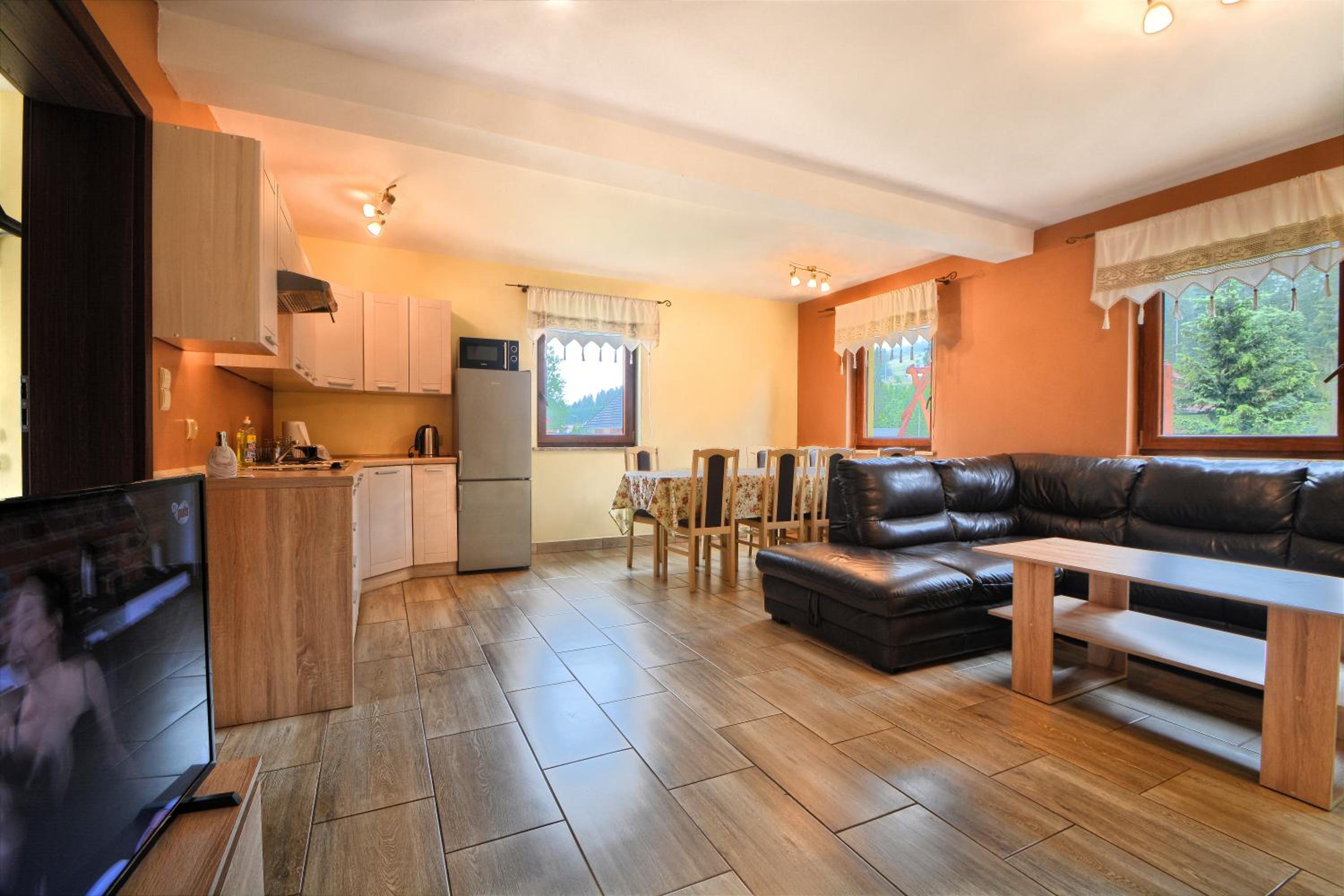 Three-Bedroom House photo 3