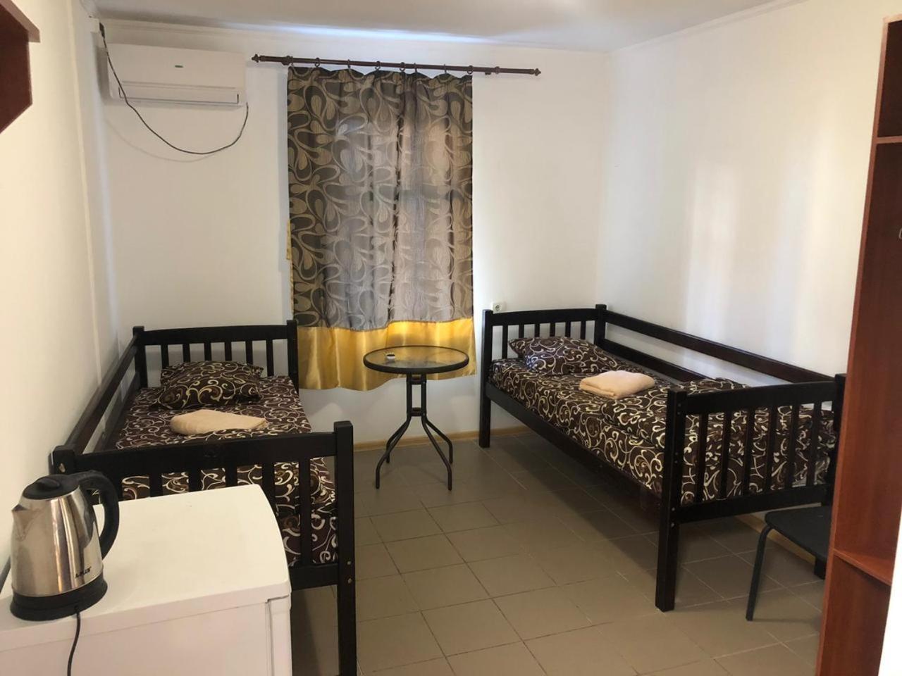 Twin Room with Bathroom photo 1