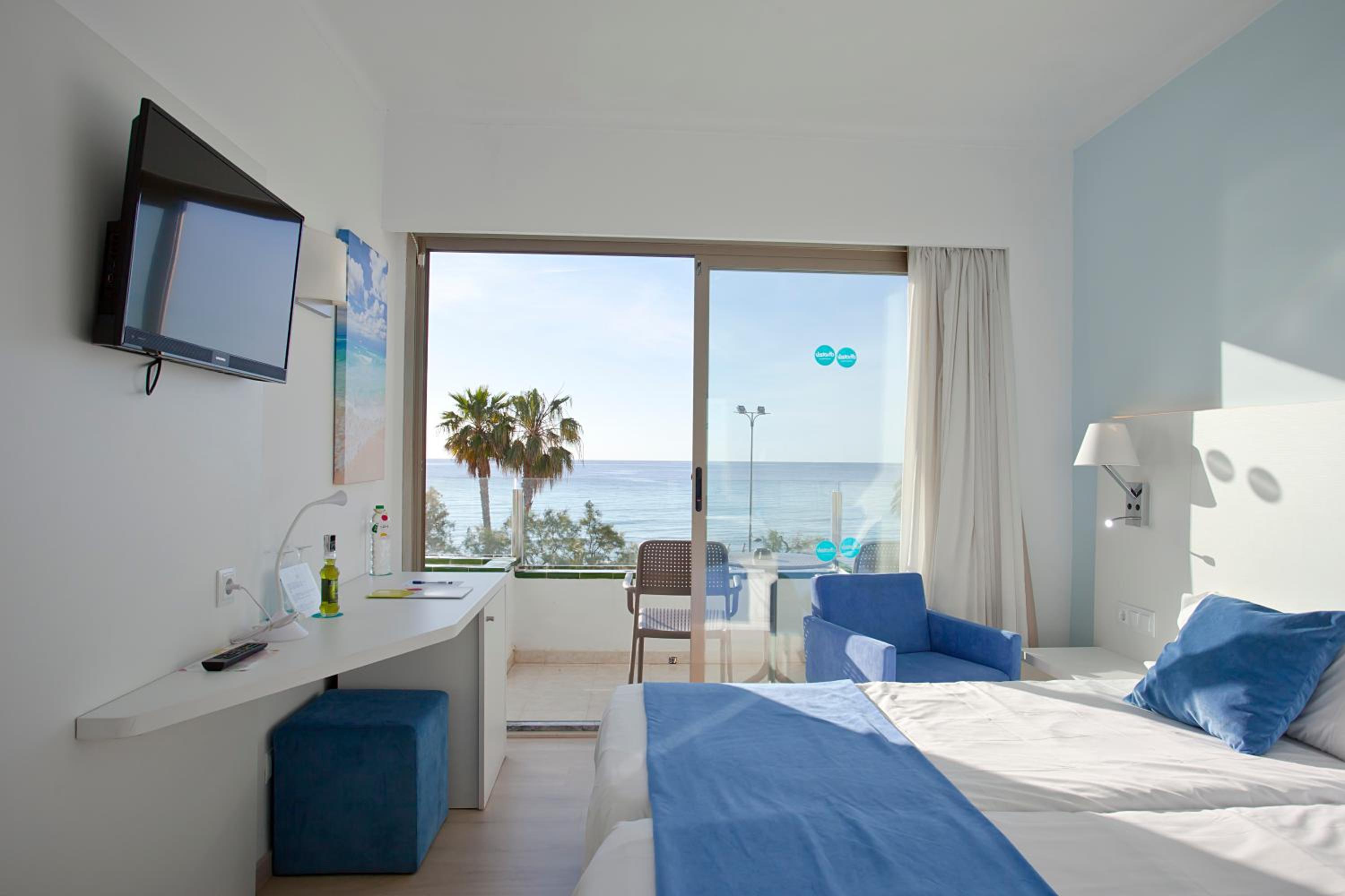 Twin Room with Sea View - Photo 5