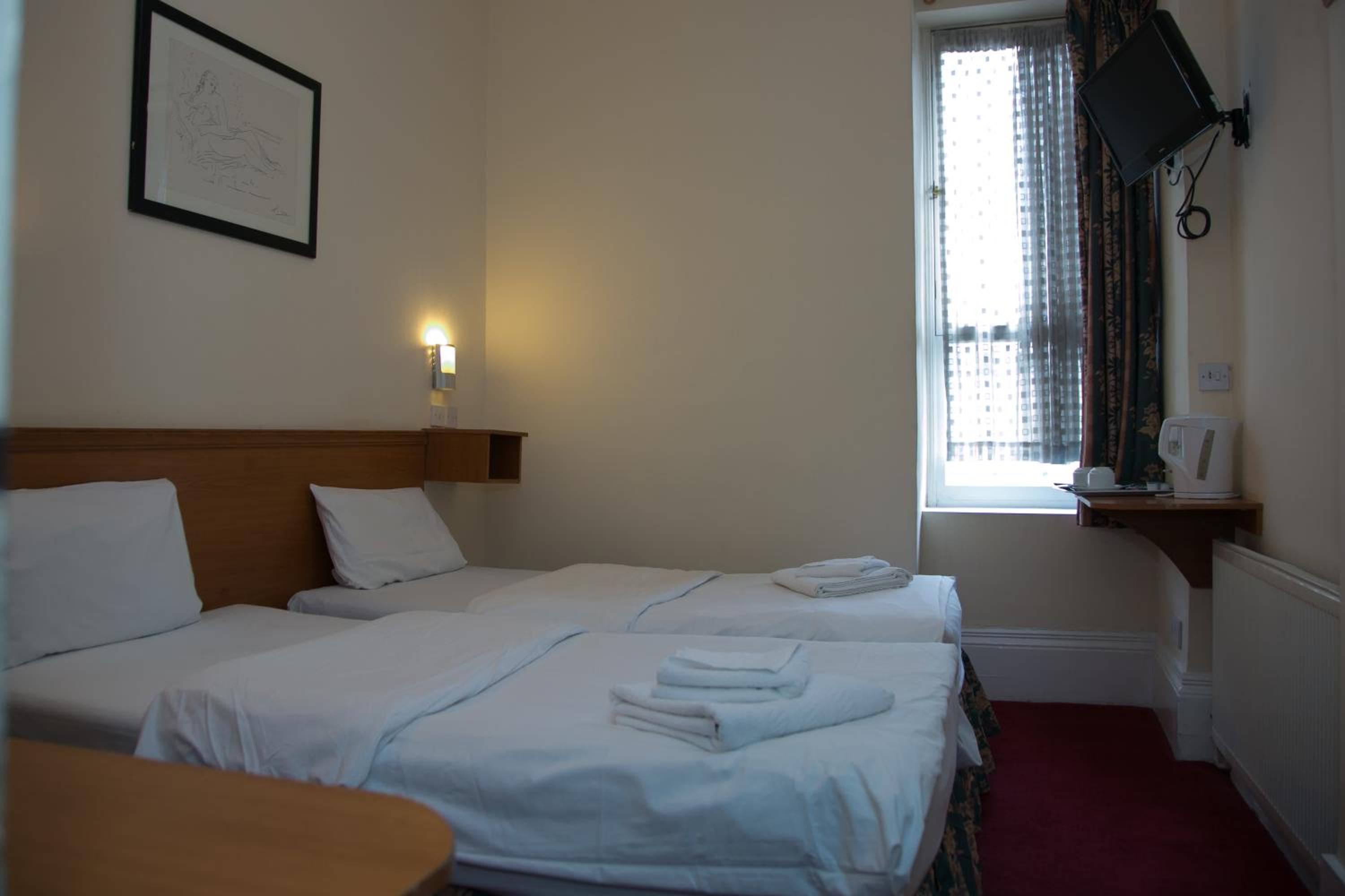 Twin Room en suite photo 2